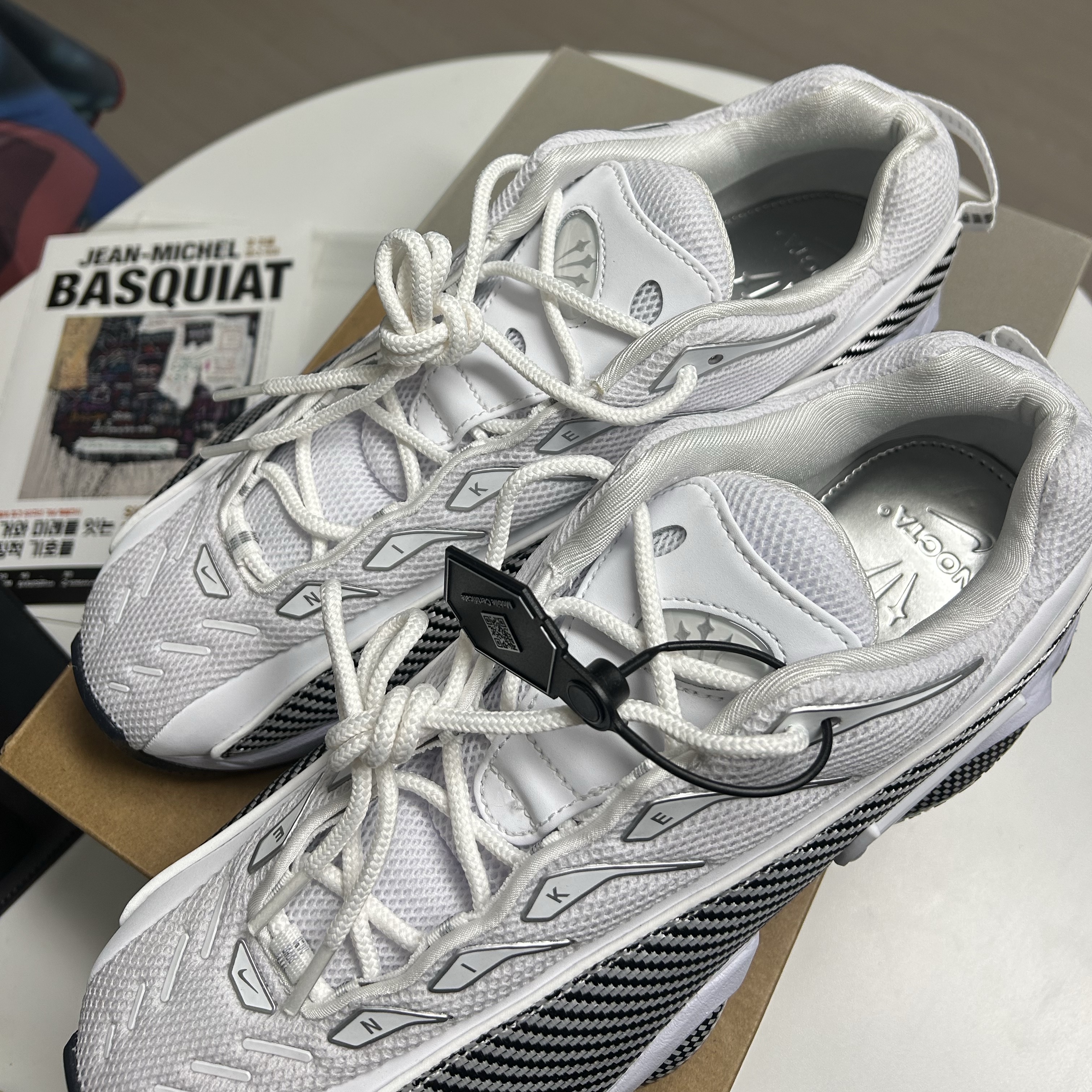 Nike x Drake Nocta Glide White Black 착용 스타일