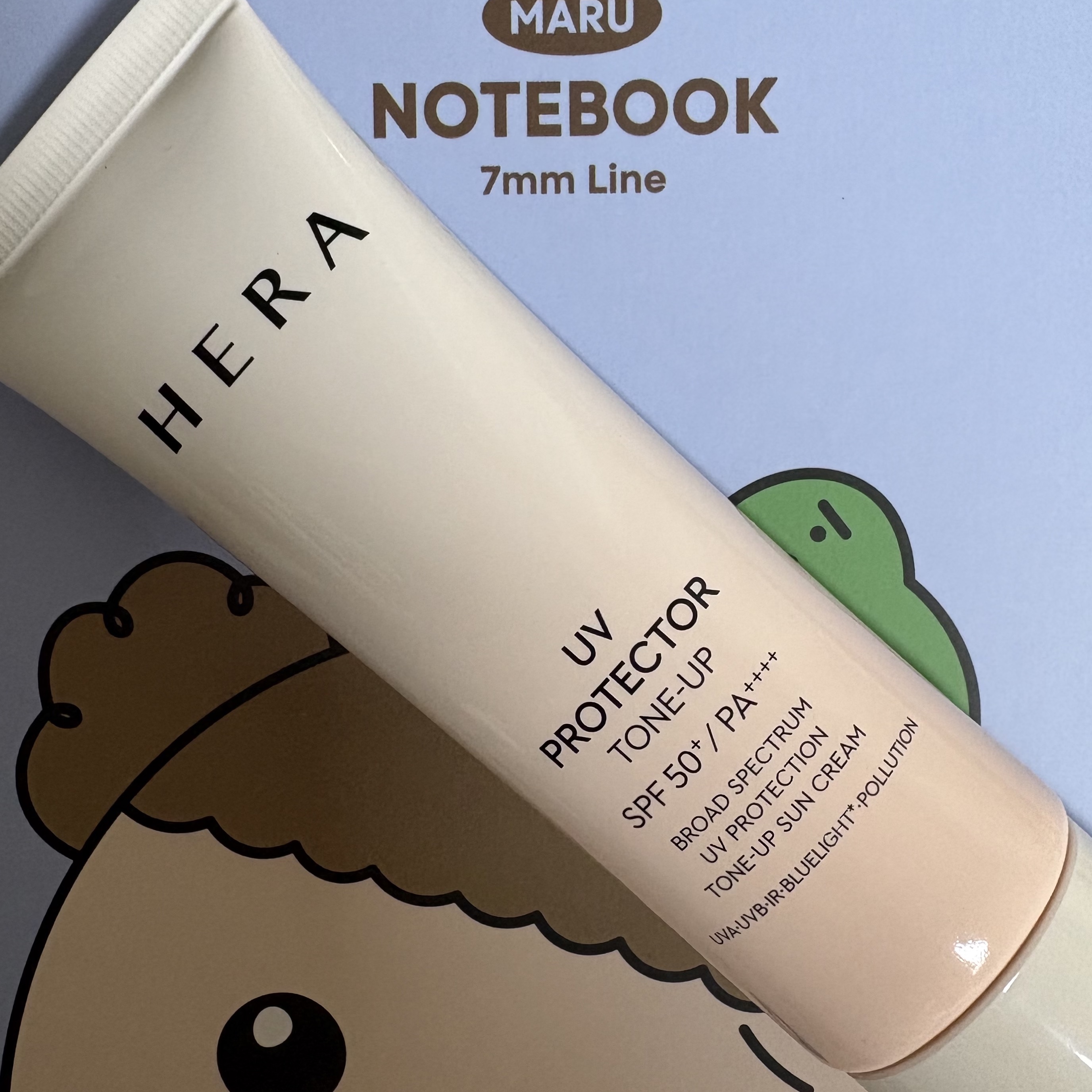 Hera UV Protector Tone Up SPF50+ PA++++ 50ml 착용 스타일