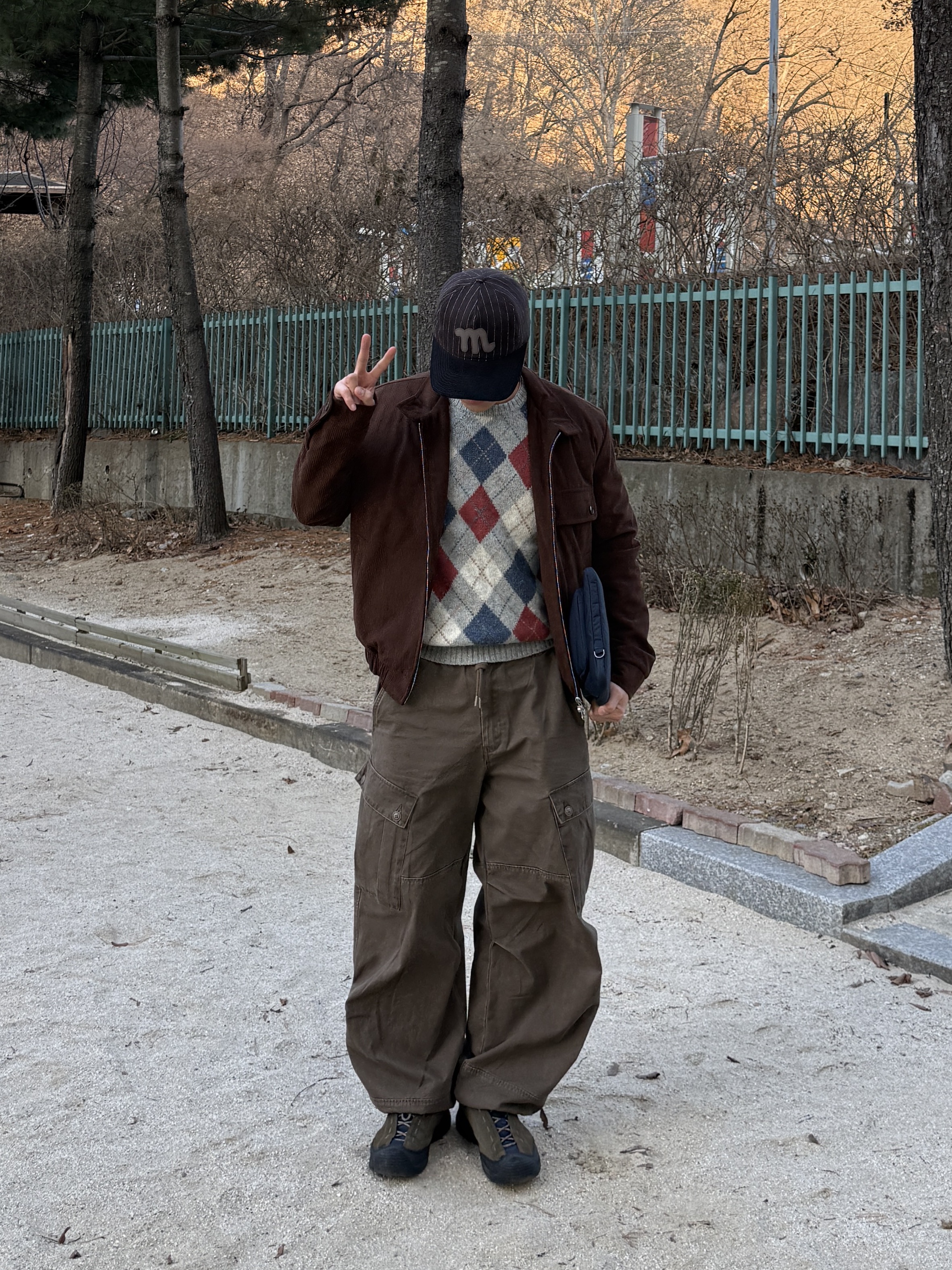 The Coldest Moment Mush Cap Navy, Keen Jasper Waterproof Sneakers Canteen Black 착용 스타일 - 2
