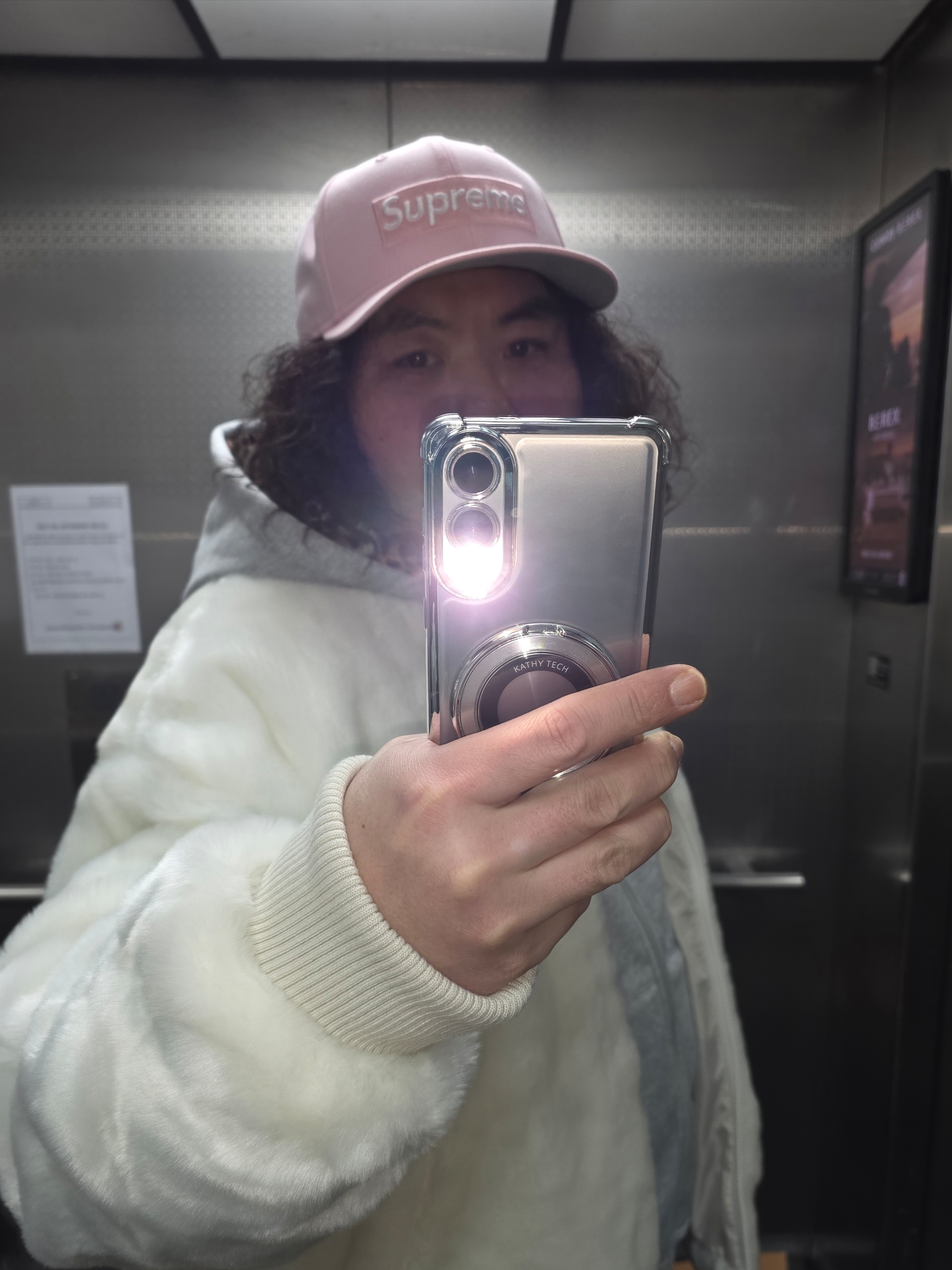 Supreme Sharpie Box Logo New Era Pink - 24SS, Adidas New Fur Jacket Off White - KR Sizing 착용 스타일 - 2