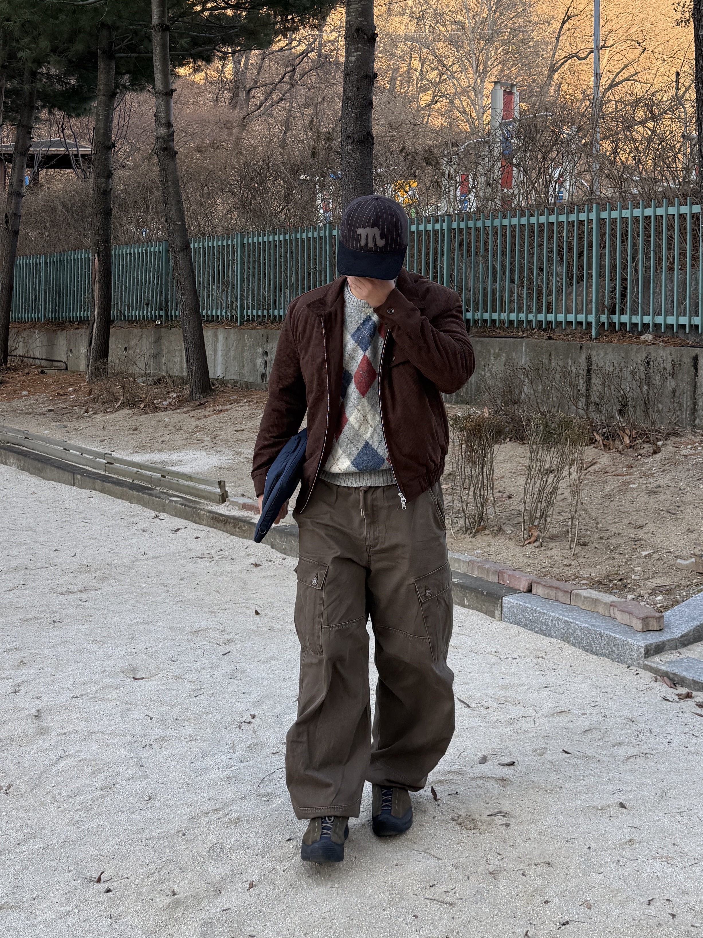 The Coldest Moment Mush Cap Navy, Keen Jasper Waterproof Sneakers Canteen Black 착용 스타일 - 3