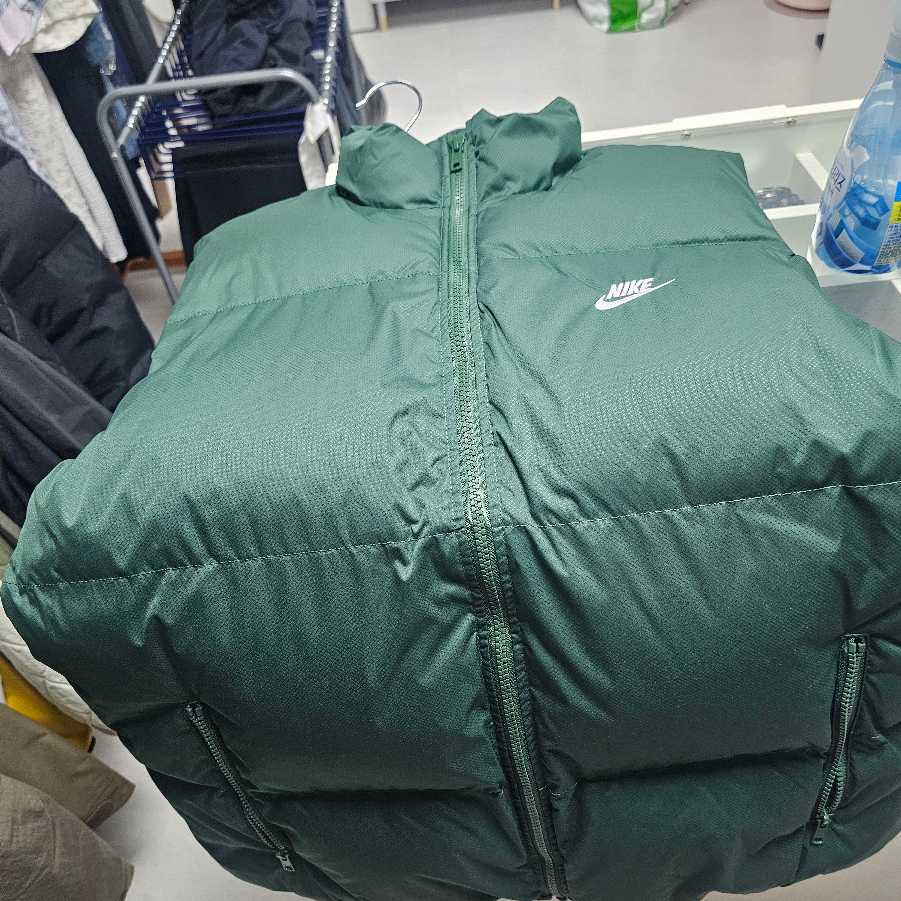 Nike NSW Club Primaloft Water-Repellent Puffer Vest Fir - Asia 착용 스타일 - 1