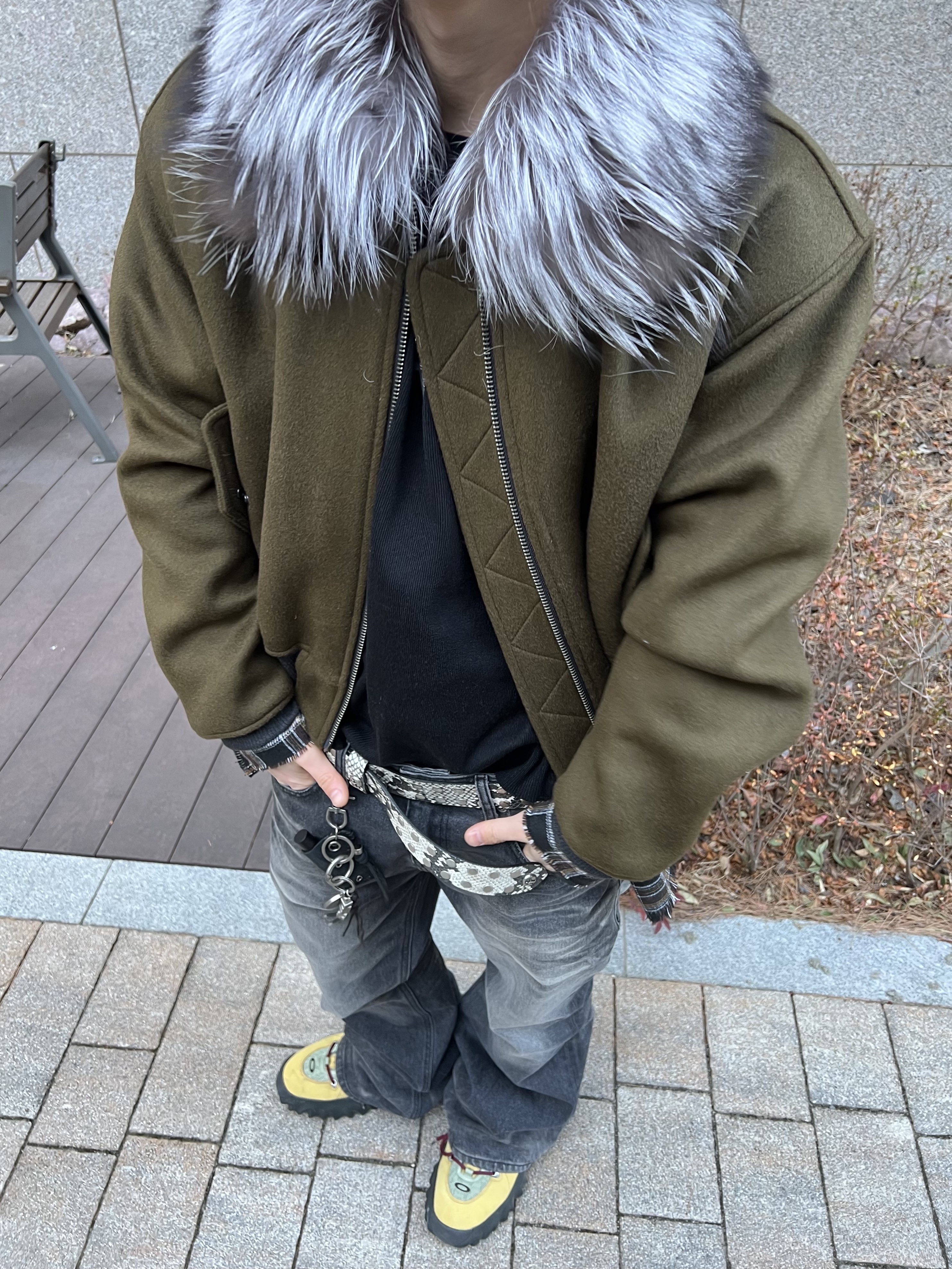 Undermycar Code Name Valkyrie Silver Fox Collar Virgin Wool Jacket Olive - 24FW, Oakley Factory Team Suede Flesh Edge Boots Yellow 착용 스타일 - 5