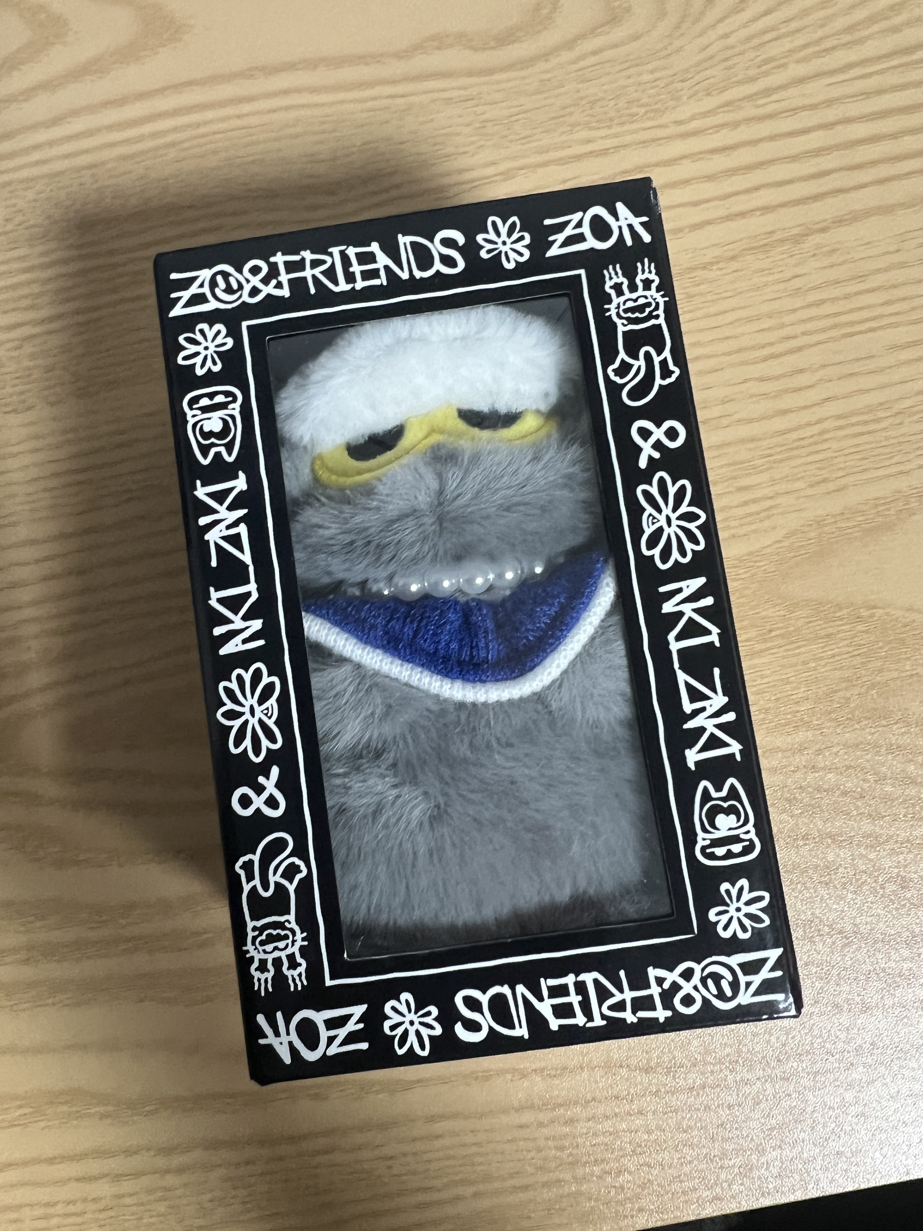 Zo&Friends Zoa Plush Keyring Grey 착용 스타일