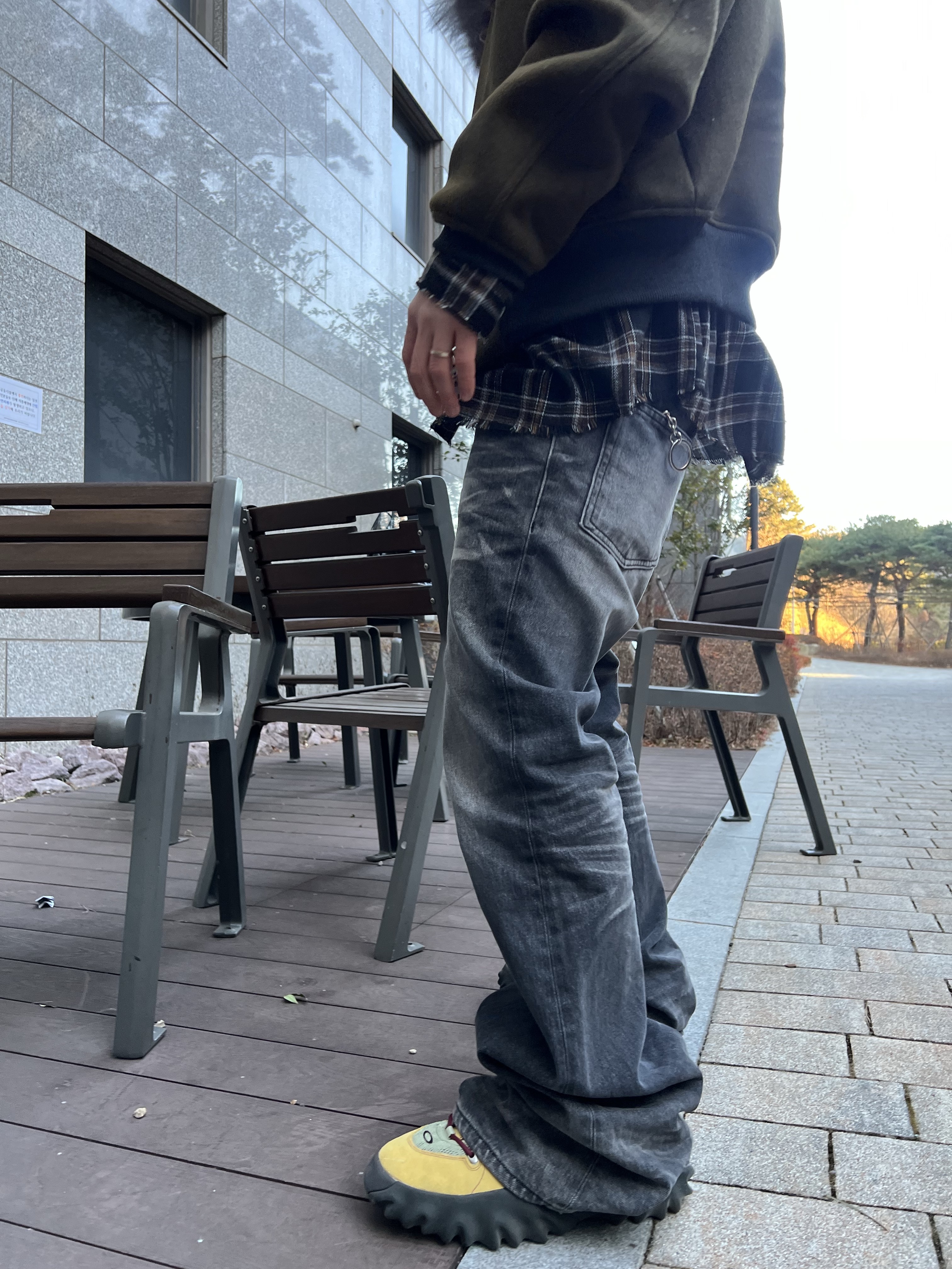 Undermycar Code Name Valkyrie Silver Fox Collar Virgin Wool Jacket Olive - 24FW, Oakley Factory Team Suede Flesh Edge Boots Yellow 착용 스타일 - 6