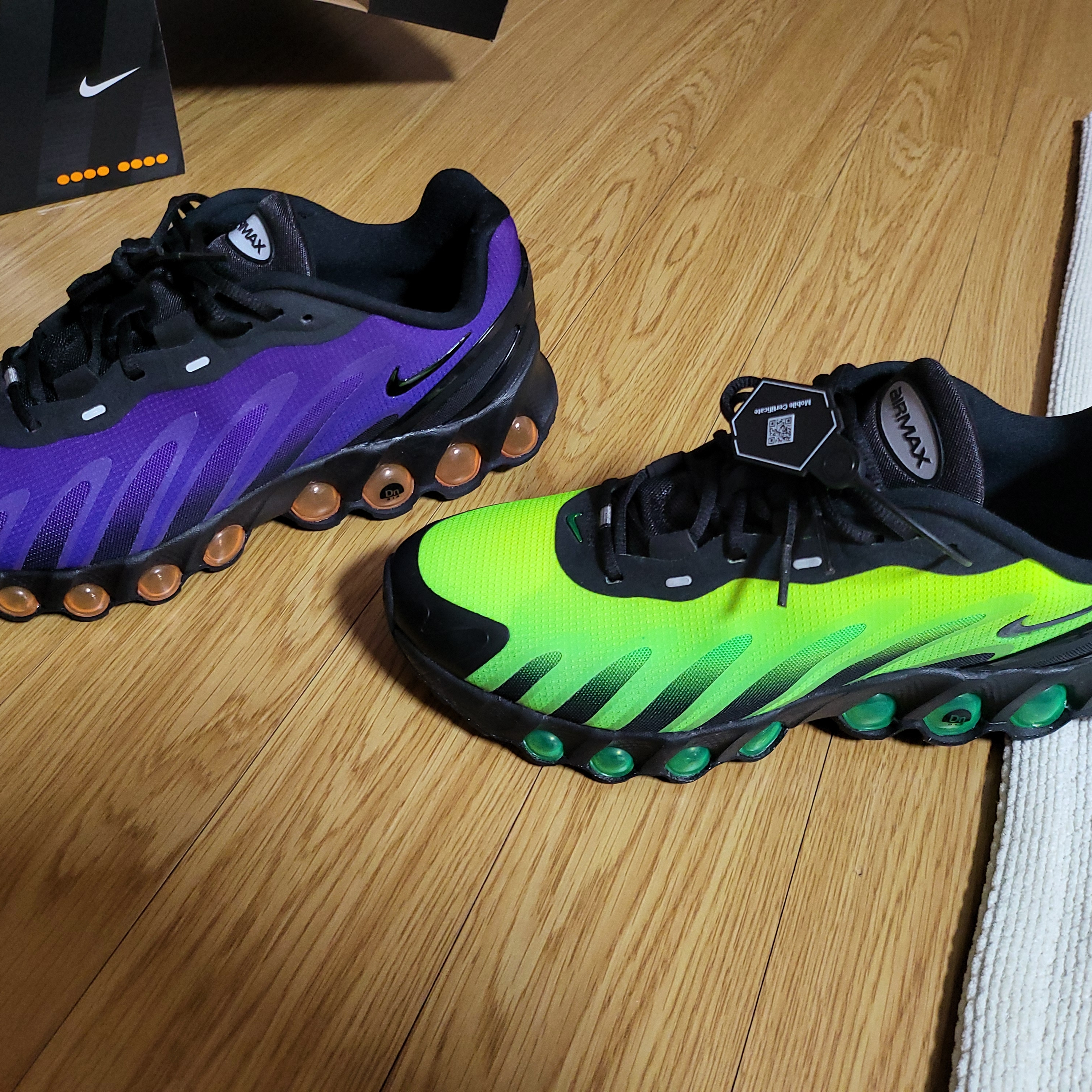 Nike Air Max Dn8 Black Indigo Burst 착용 스타일