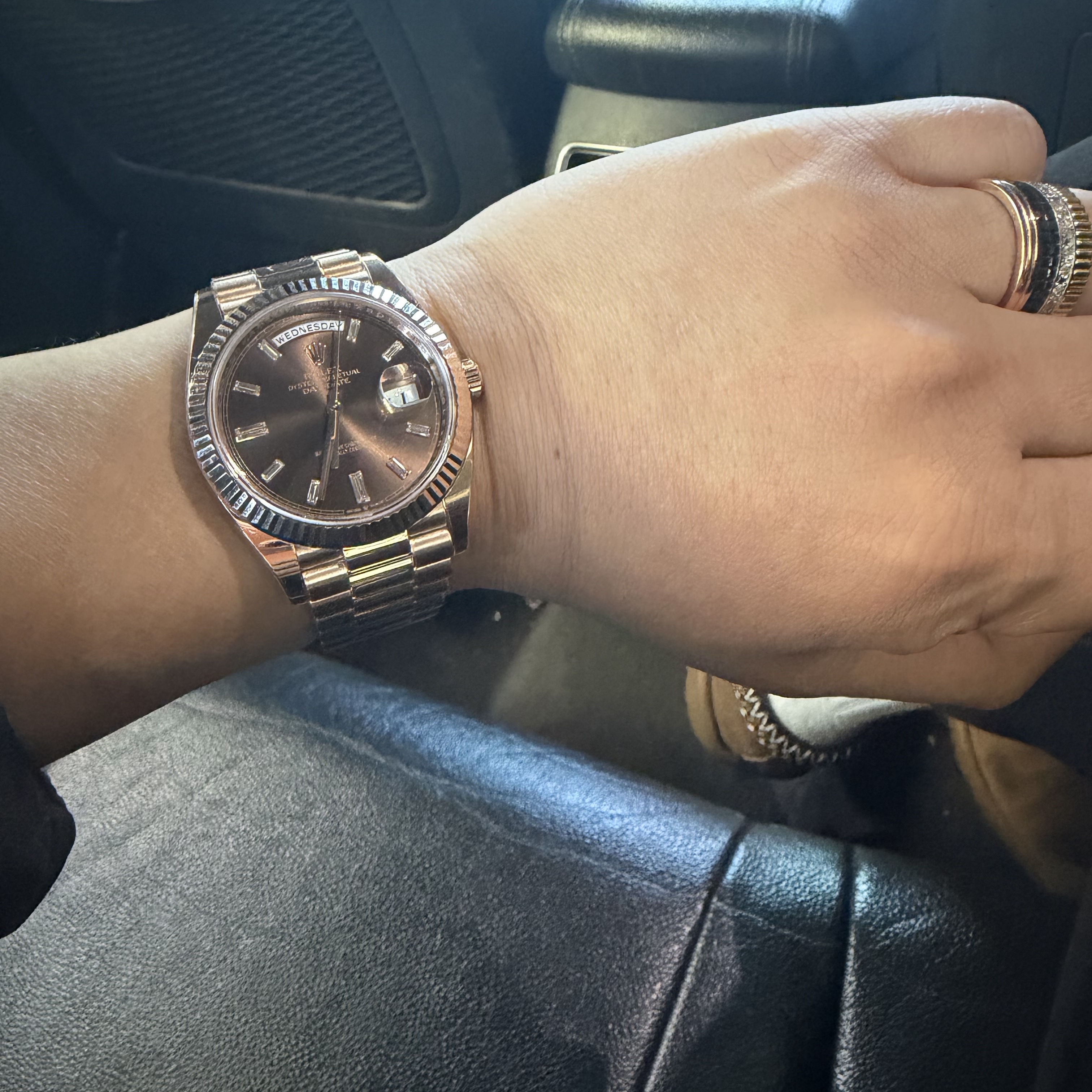 Rolex Day-Date 40mm 228235 Chocolate Diamond-Set President 착용 스타일