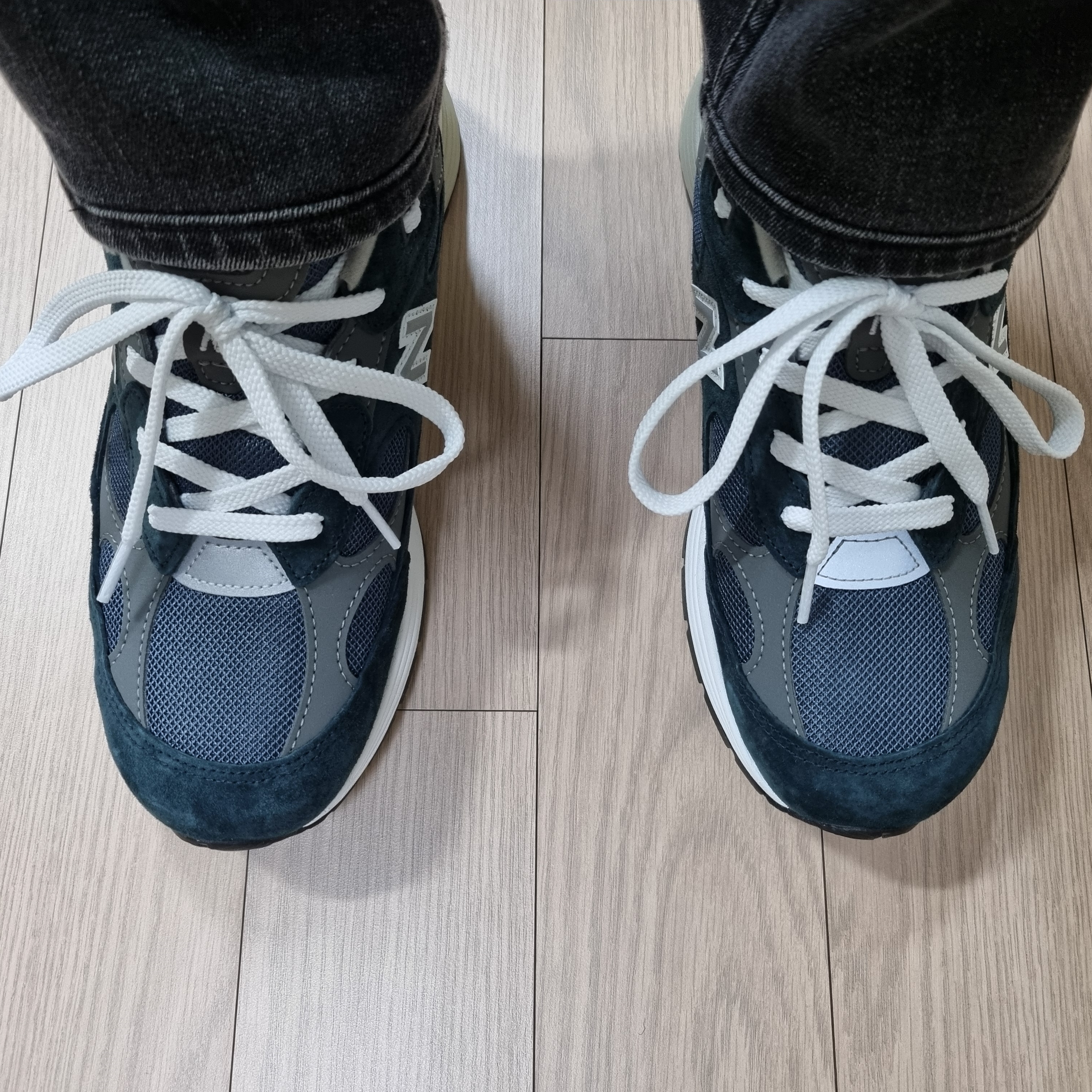 New Balance 992 Made in USA Core Navy 착용 스타일 - 3
