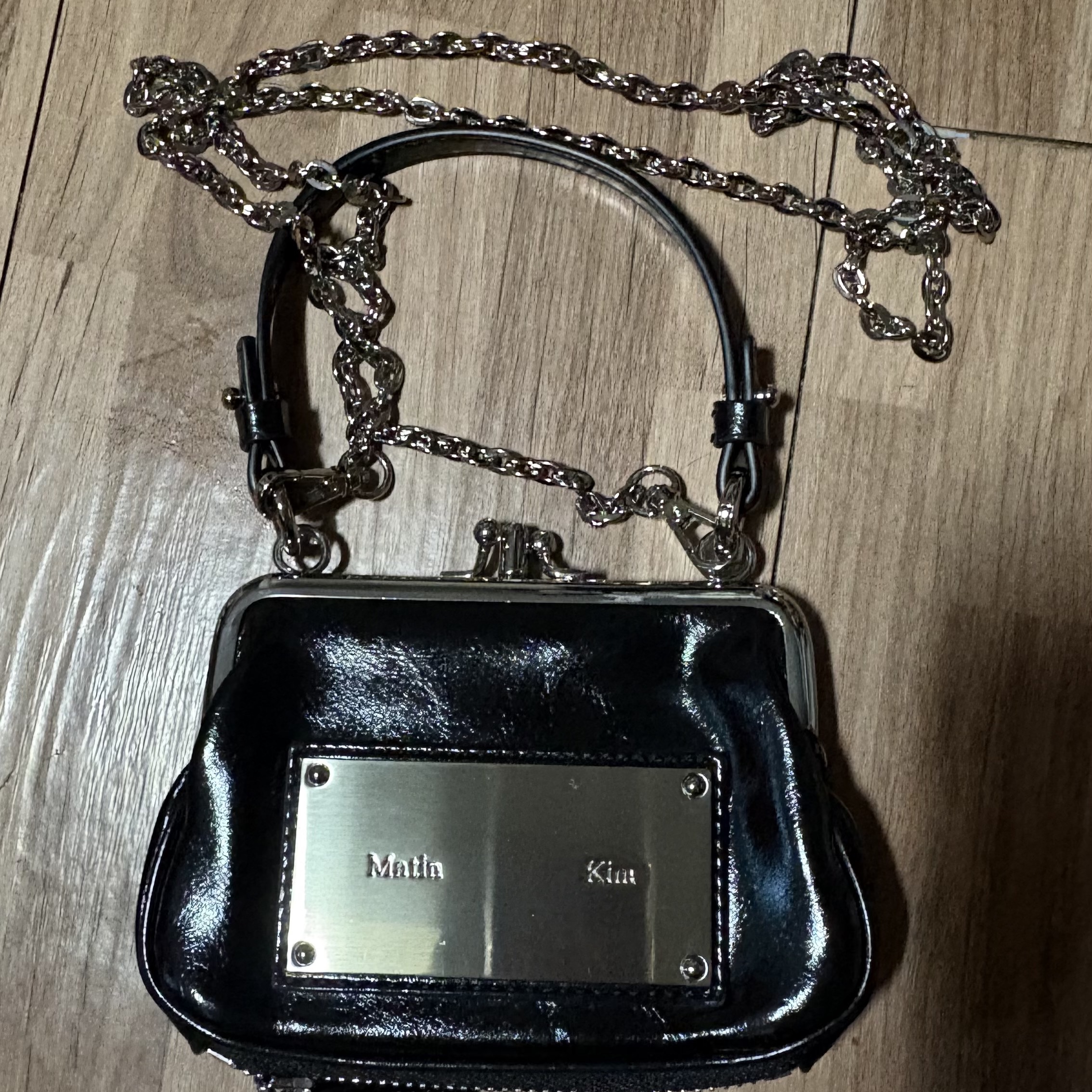 Matin Kim Frame Mini Wallet Bag Black 착용 스타일
