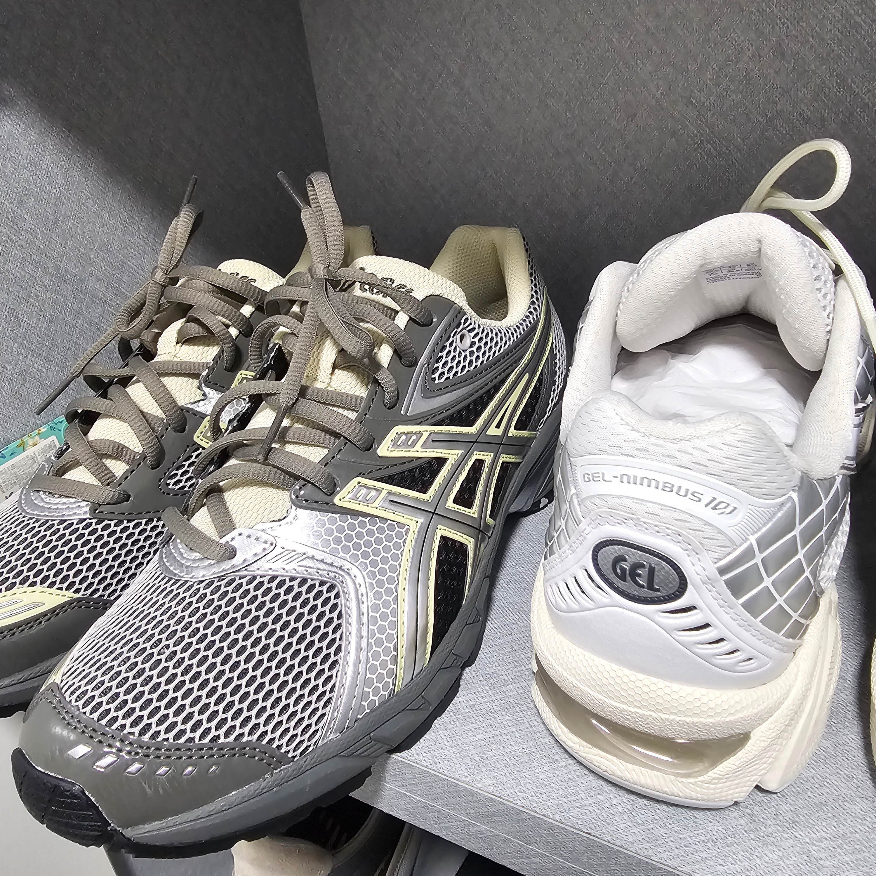 Asics Gel-DS Trainer 14 Truffle Grey Pure Silver 착용 스타일 - 1