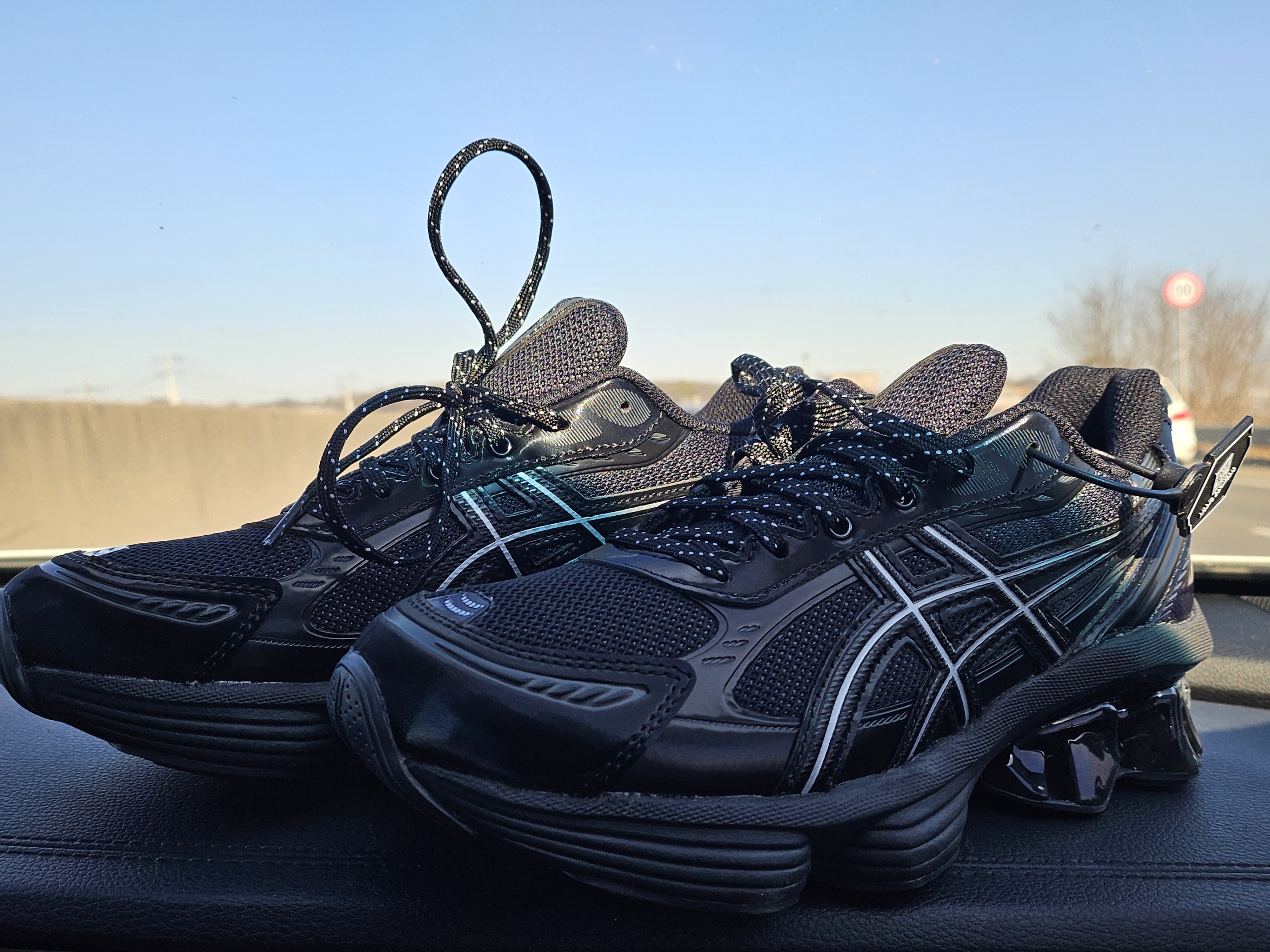 Asics x Hype DC Gel-Kinetic Fluent Black Pure Silver 착용 스타일