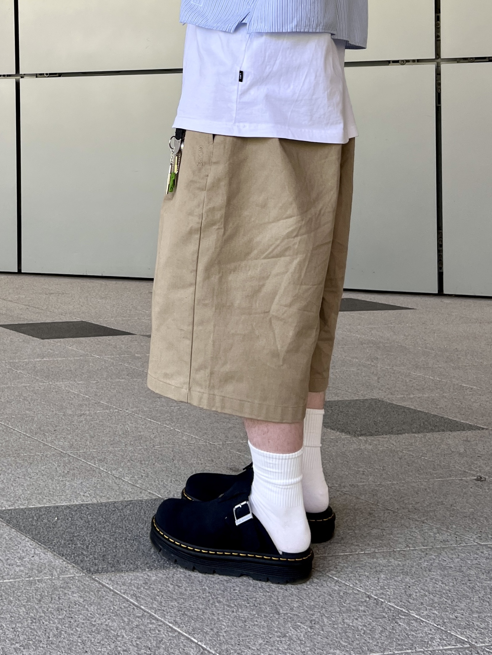 Dr. Martens Zebzag Suede Slingback Platform Mule Black - 24FW, (W) Uniqlo x JW Anderson Oxford Boxy Shirt Stripe Light Blue - KR 착용 스타일 - 2