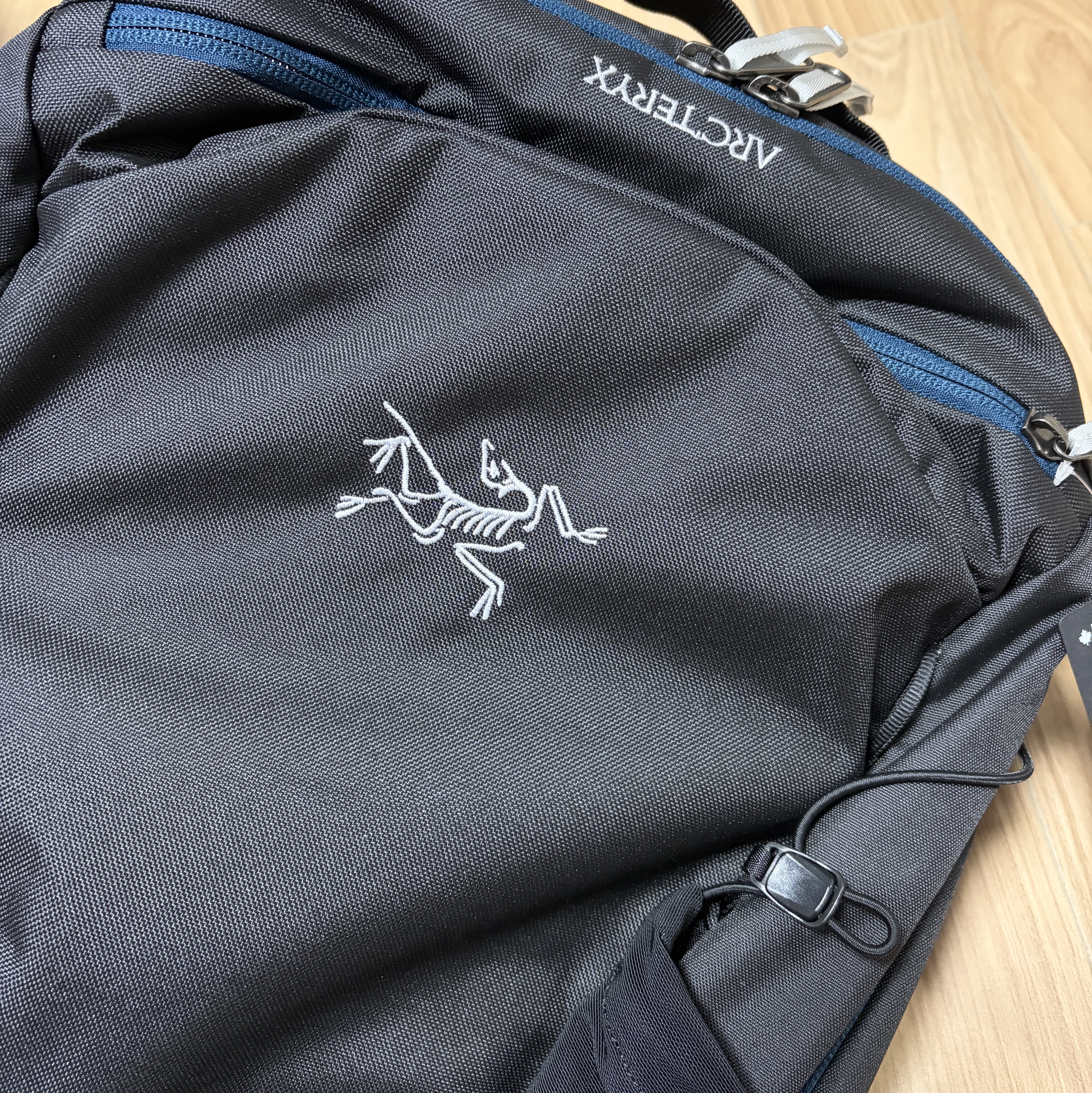 Arc'teryx Mantis 16 Backpack Lodestar 착용 스타일