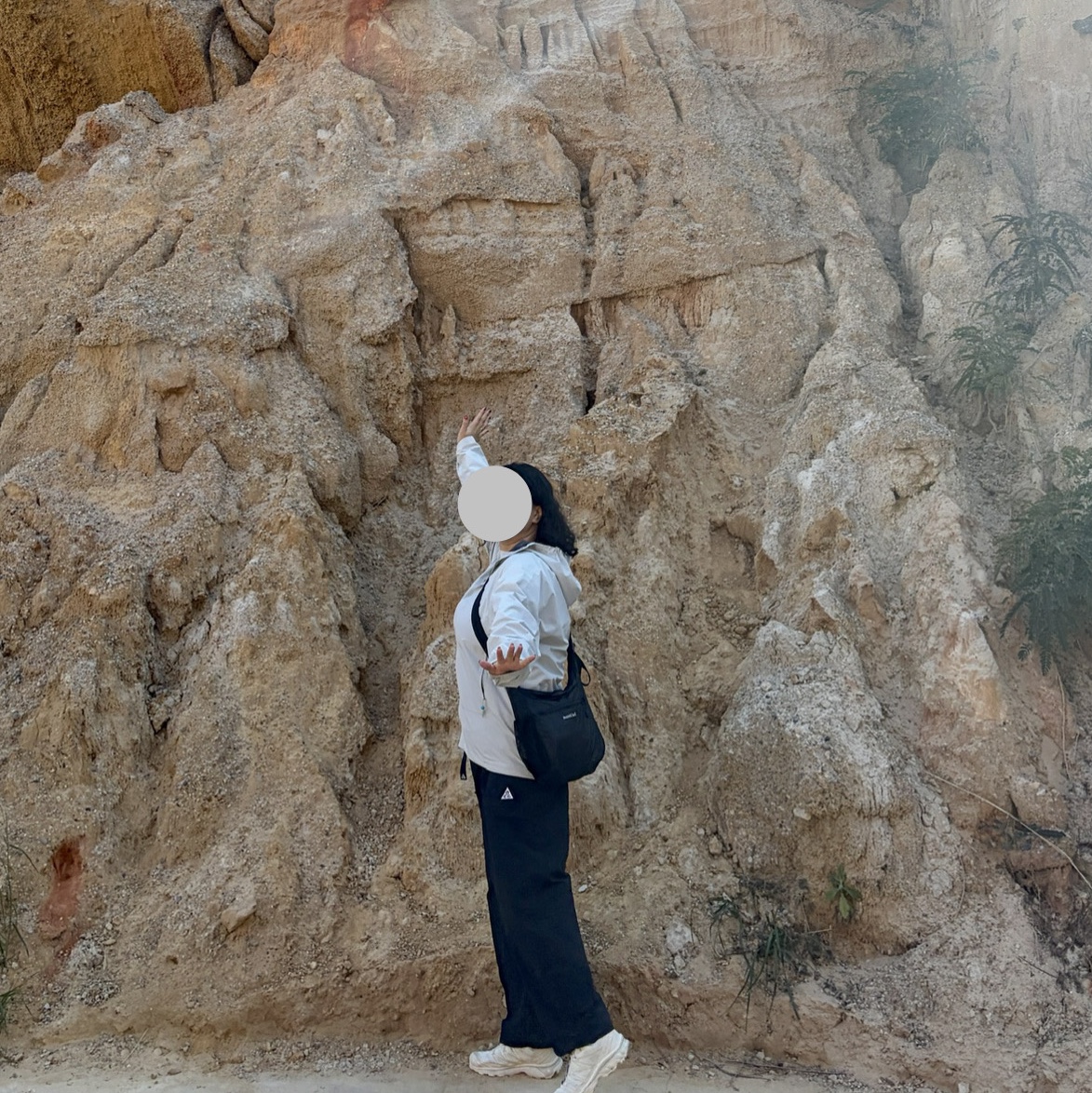 Montbell Pocketable Light Shoulder Bag Small Black, (W) Nike ACG Dolomiti Trousers Black Summit White - Asia 착용 스타일