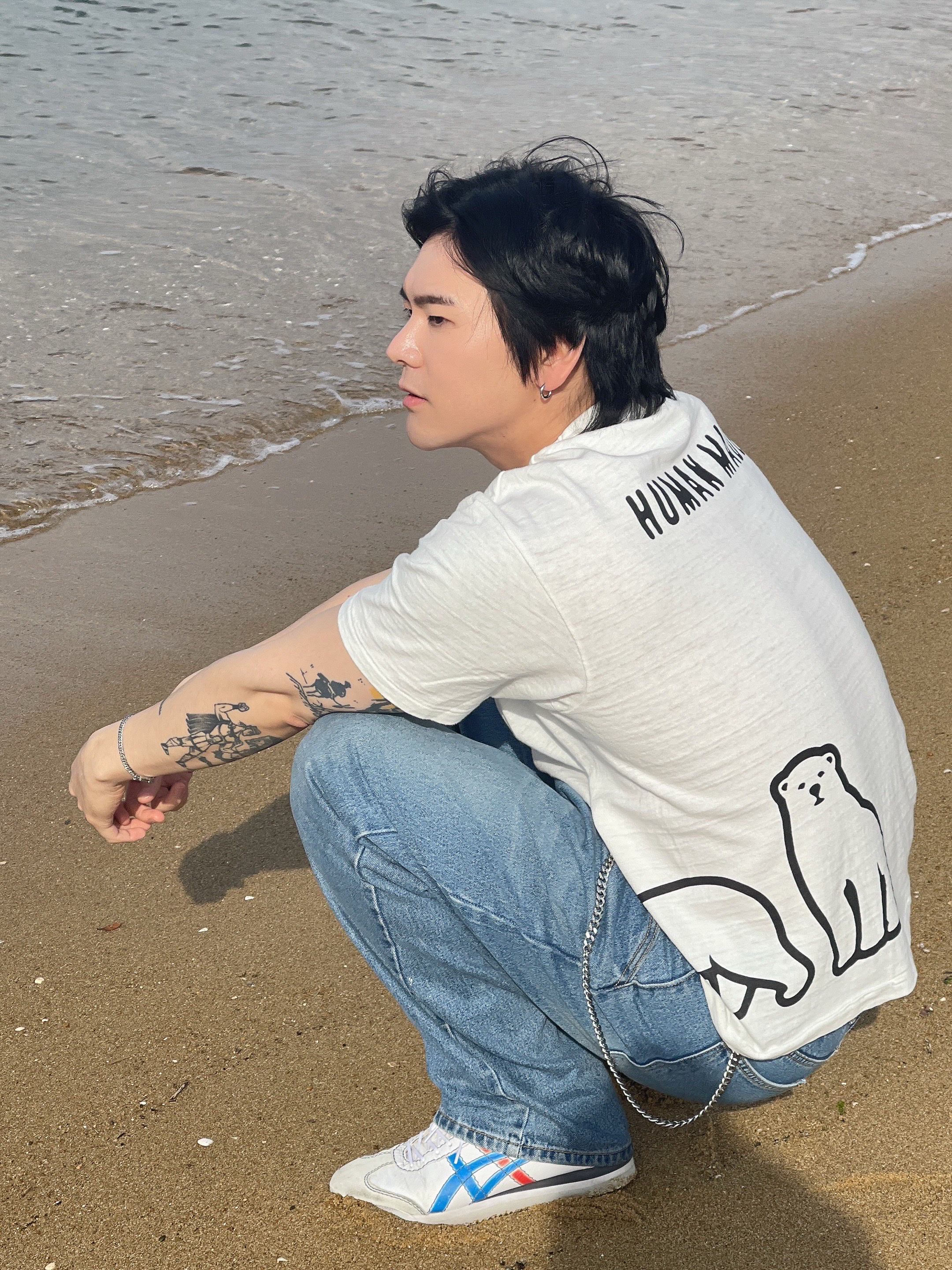 Human Made Graphic T-Shirt White, Onitsuka Tiger Mexico 66 SD White Directoire Blue 착용 스타일 - 1