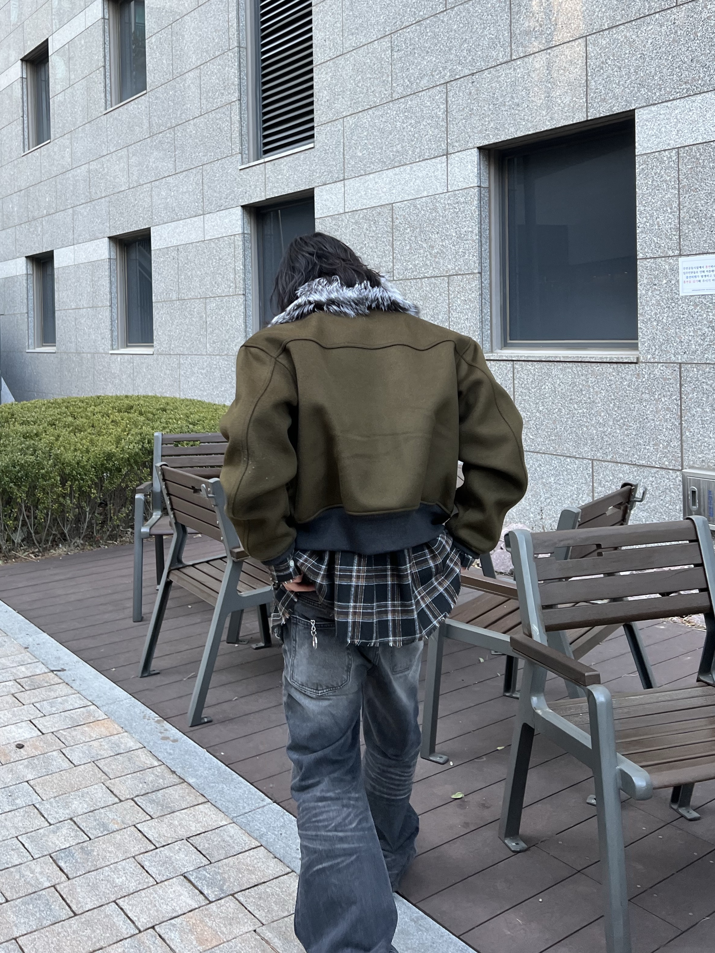Undermycar Code Name Valkyrie Silver Fox Collar Virgin Wool Jacket Olive - 24FW, Oakley Factory Team Suede Flesh Edge Boots Yellow 착용 스타일 - 4