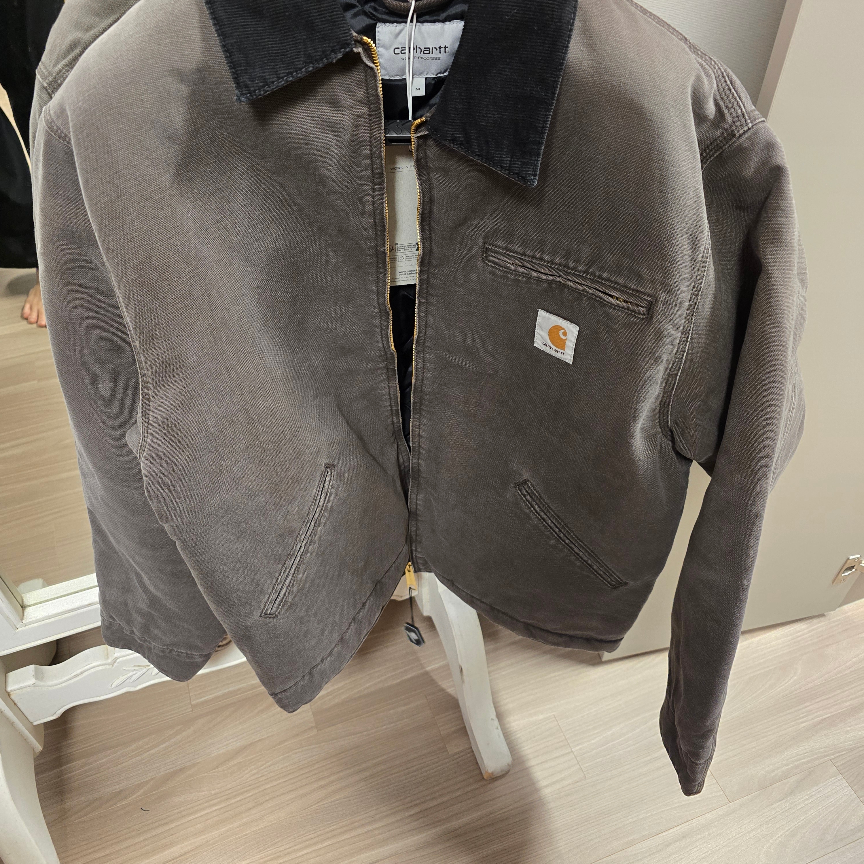 Carhartt WIP OG Detroit Jacket Tobacco Black 착용 스타일