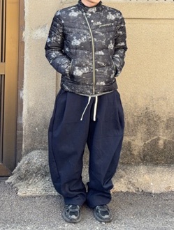 Knitted Curved Training Pants Navy 착용 스타일