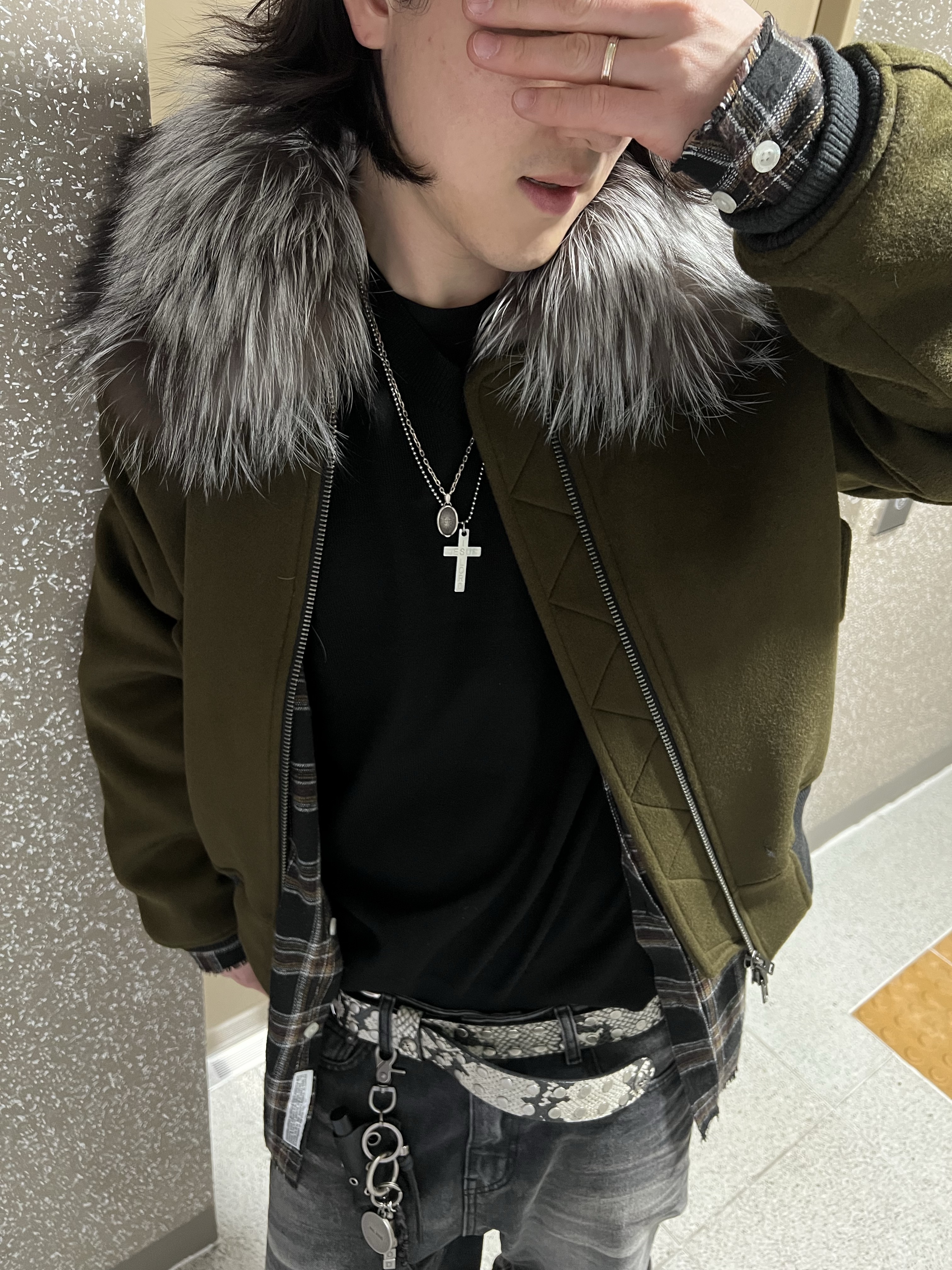 Undermycar Code Name Valkyrie Silver Fox Collar Virgin Wool Jacket Olive - 24FW, Oakley Factory Team Suede Flesh Edge Boots Yellow 착용 스타일 - 1