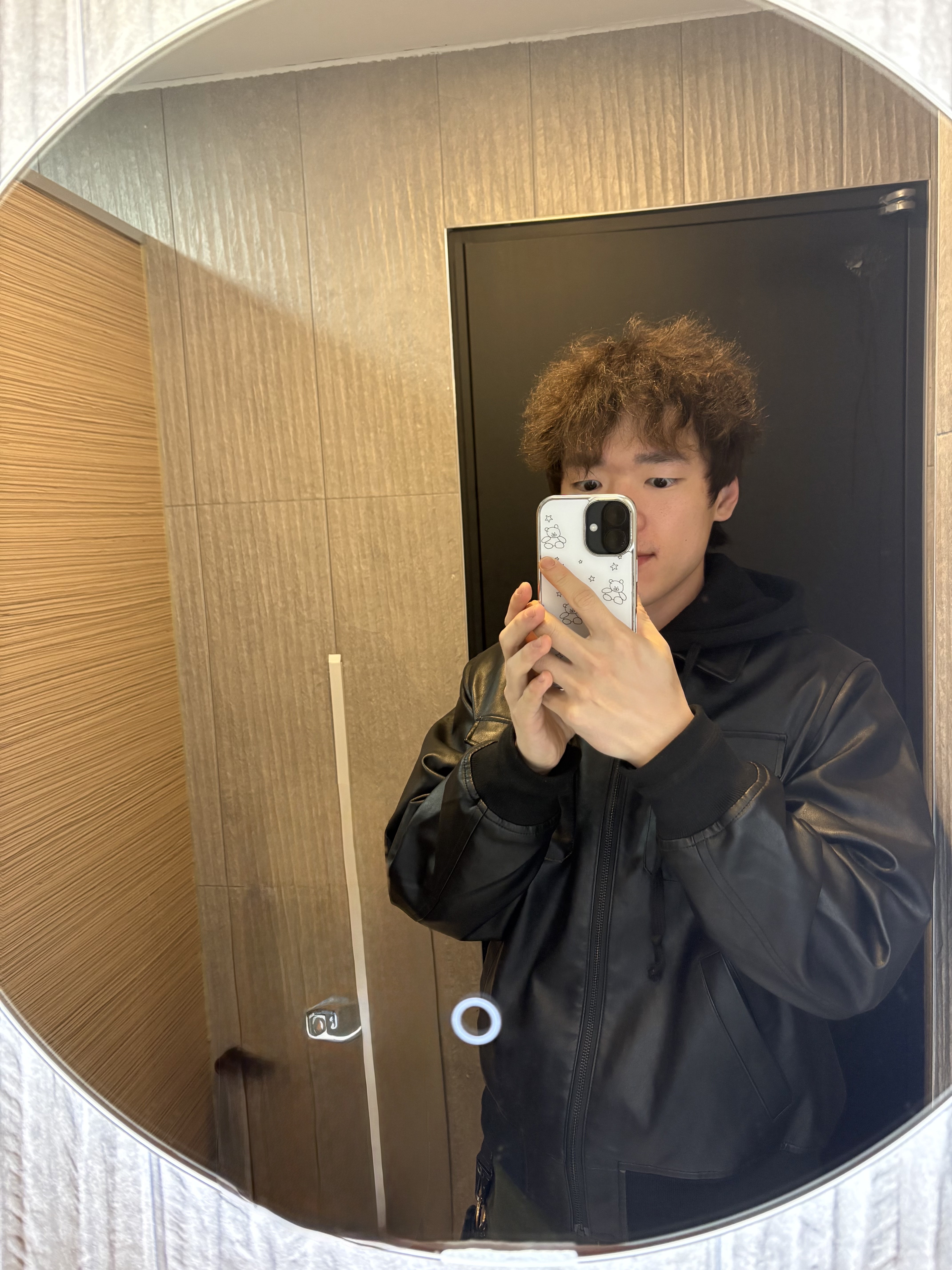 GU x Undercover Zip-Up Blouson Black 착용 스타일
