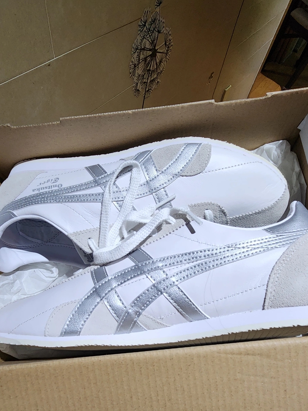 Onitsuka Tiger Runspark White Silver 착용 스타일
