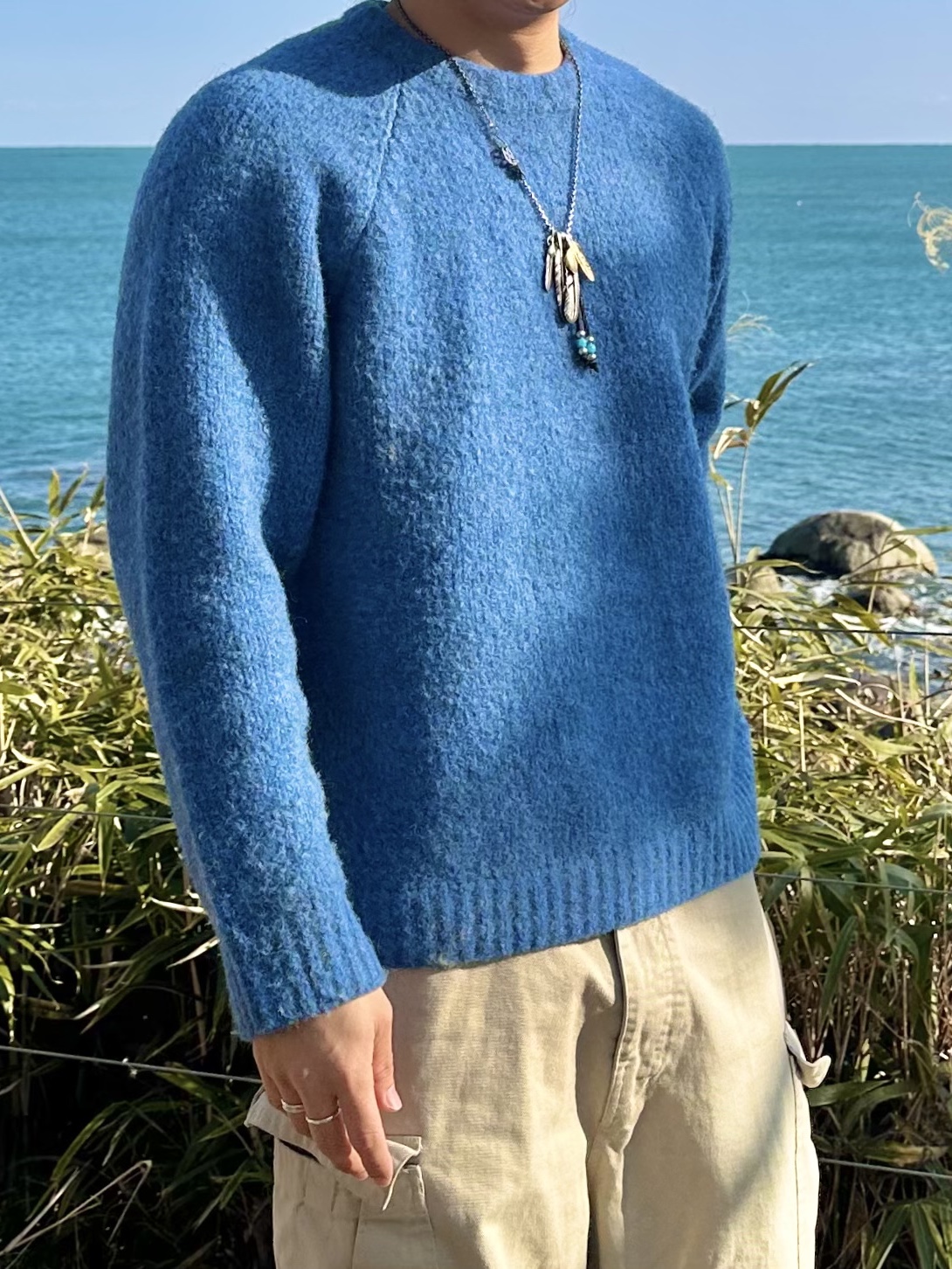 Knitted Boucle Reglan Crop Round Knit Blue 착용 스타일