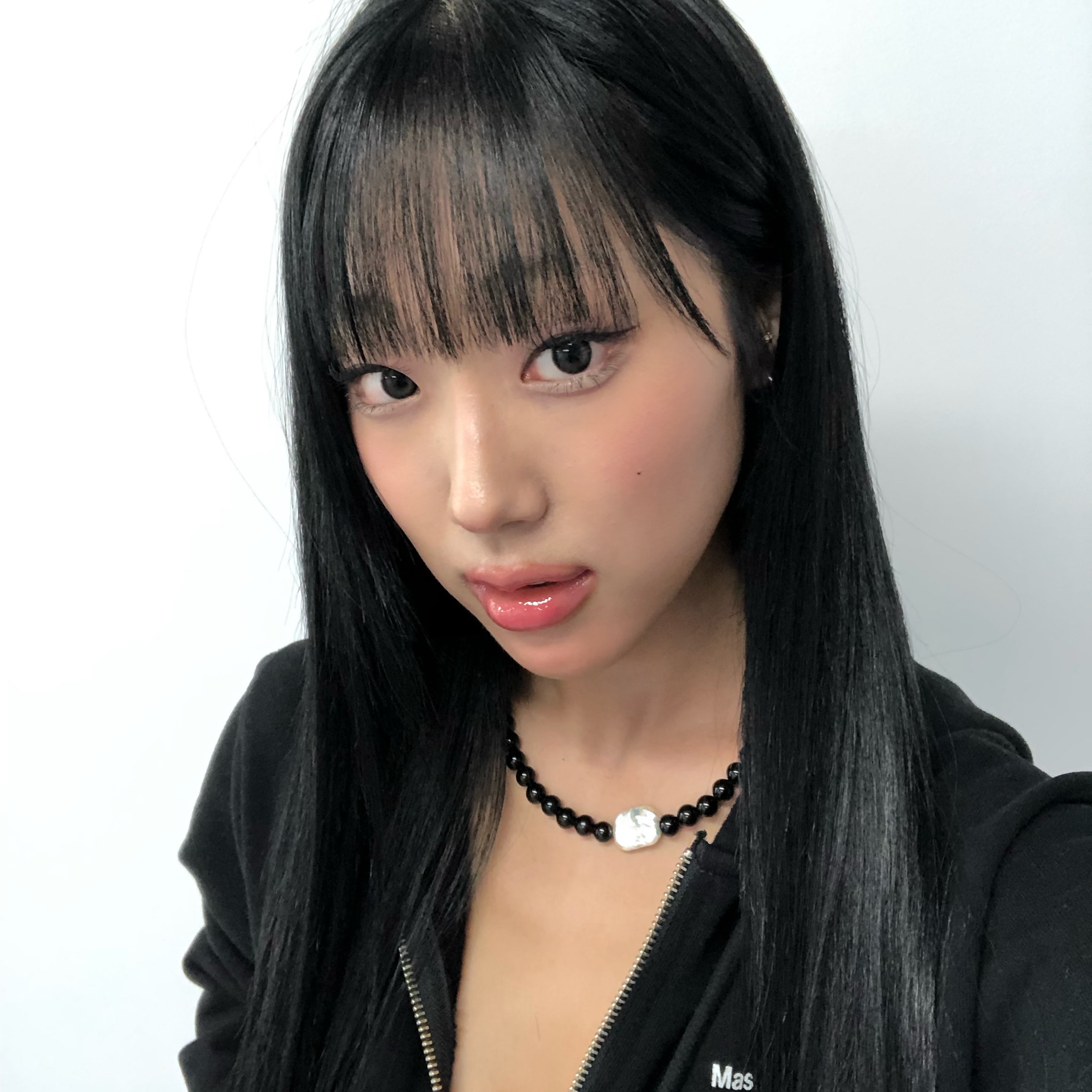 Riomeu Square Margaret Onyx Necklace 착용 스타일 - 3
