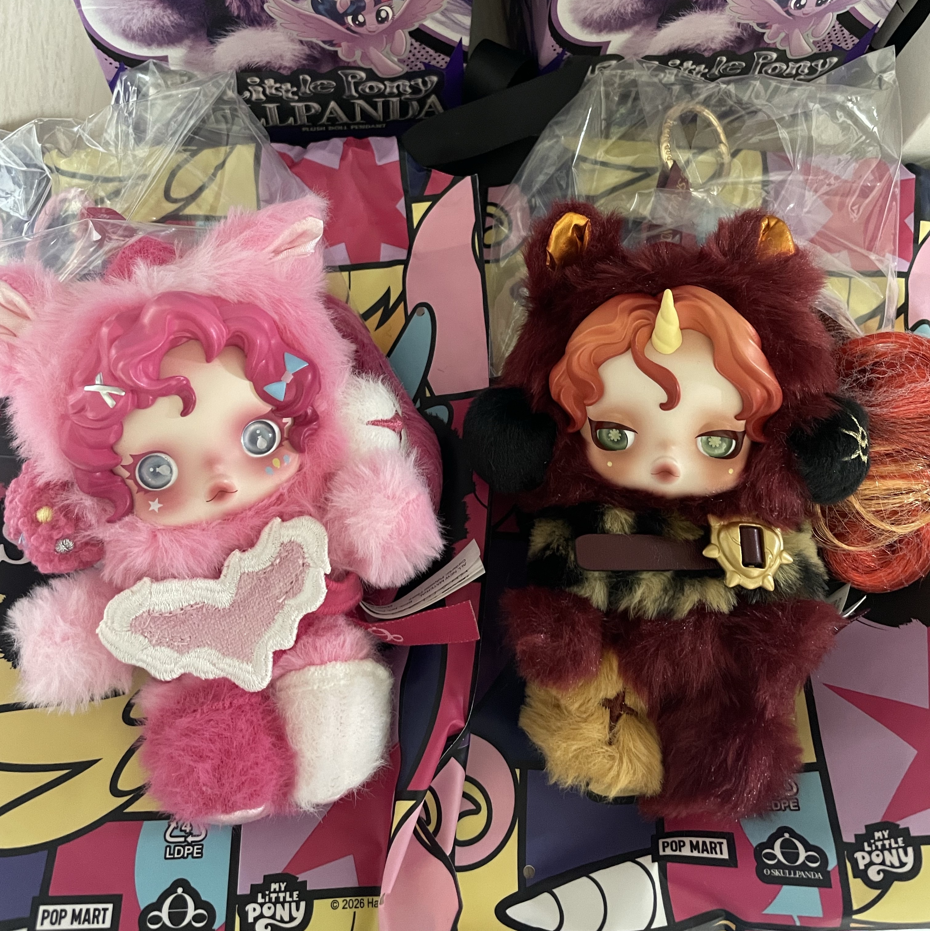 Pop Mart Skullpanda x My Little Pony Series Plush Doll Pendant Sunset Shimmer (Opened Case) 착용 스타일