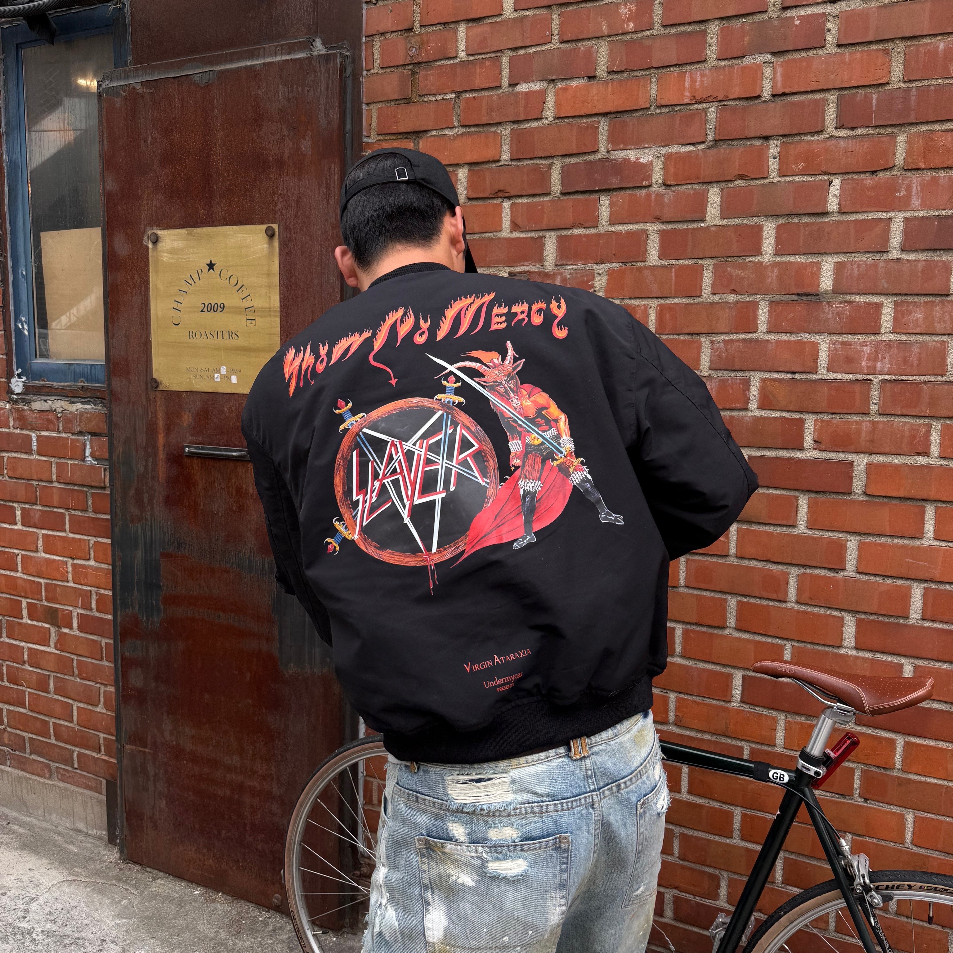 SLAYER Undermycar Show No Mercy Ma-1 Black 착용 스타일 - 3