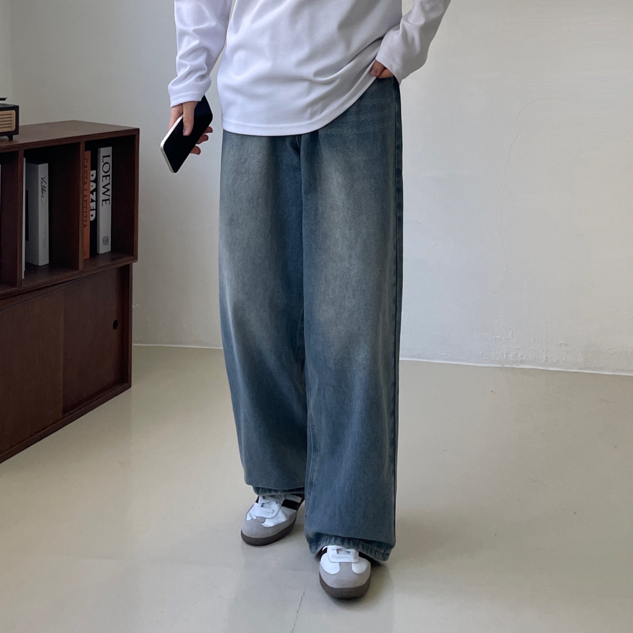 Adidas Samba OG Cloud White 착용 스타일 - 2