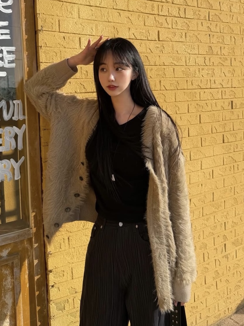 PHOS333 Hairy Cardigan Beige, PHOS333 Hairy Cardigan Blue Grey 착용 스타일 - 1
