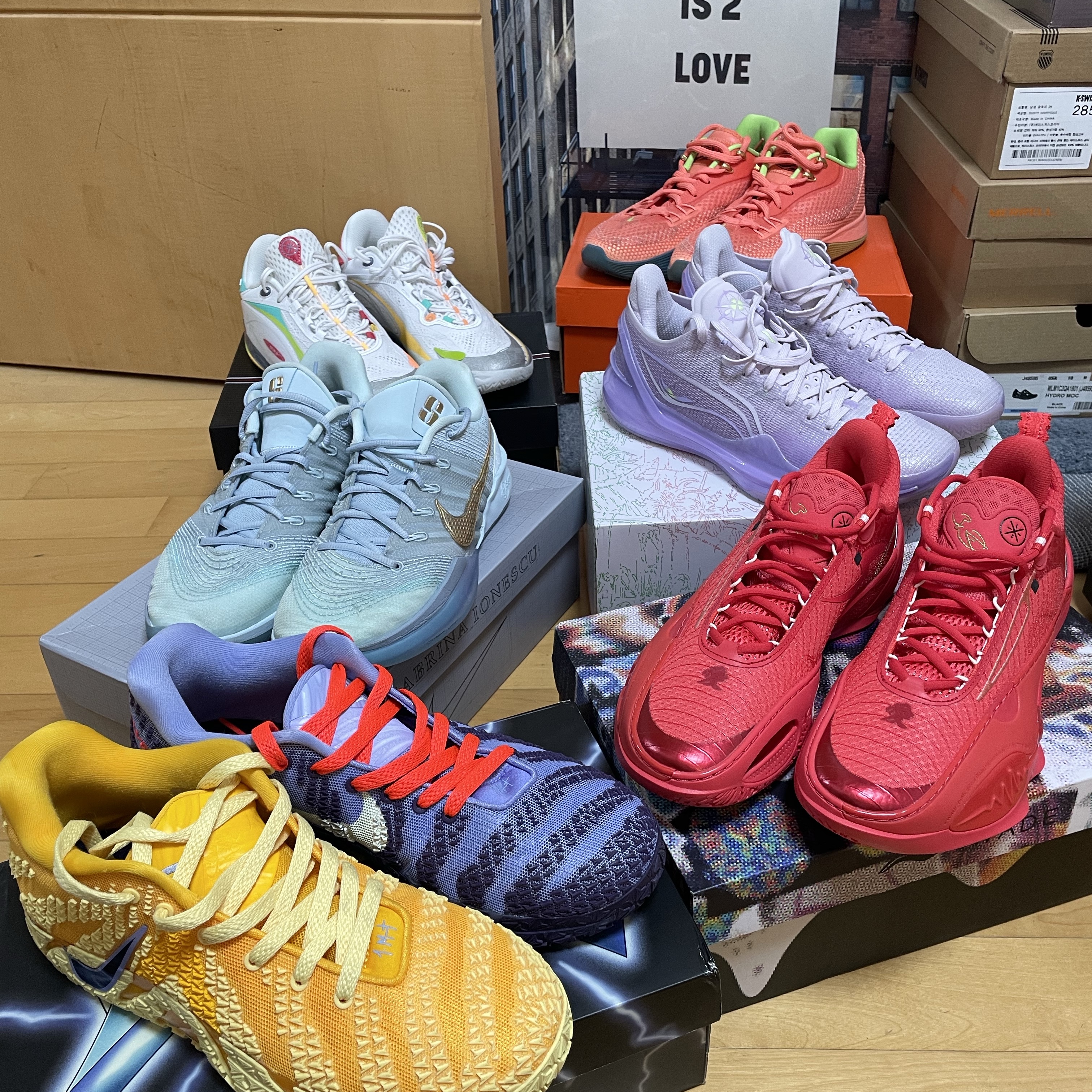 Nike Ja 3 EP University Gold Soft Yellow, LiNing Liren 4 V2 Violet 착용 스타일 - 1