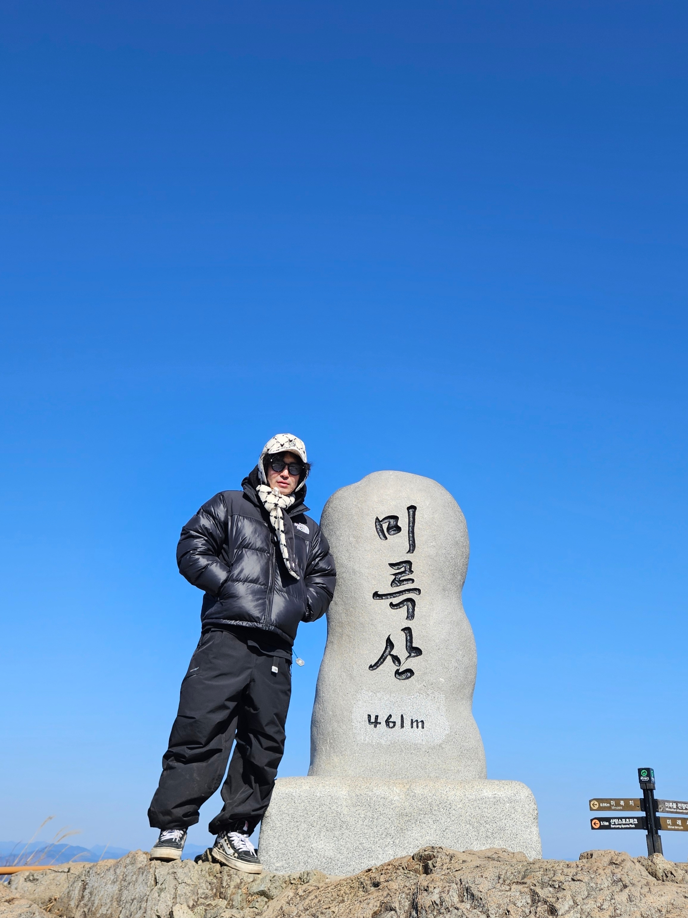 The North Face On Ball Jacket Real Black 착용 스타일 - 2