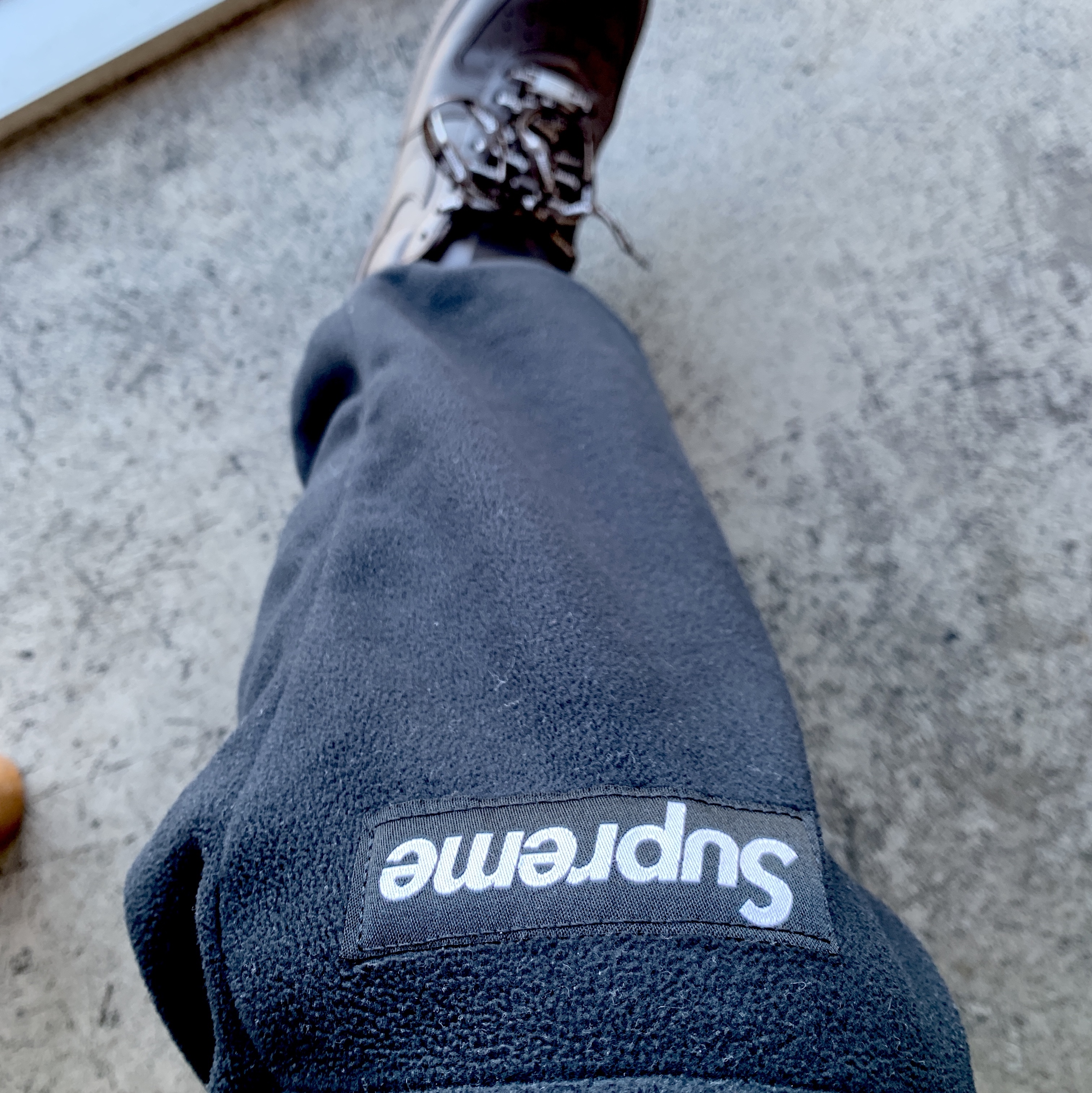 Supreme Polartec Pant Black - 24FW, Nike x Supreme Air Force 1 Low Baroque Brown 착용 스타일