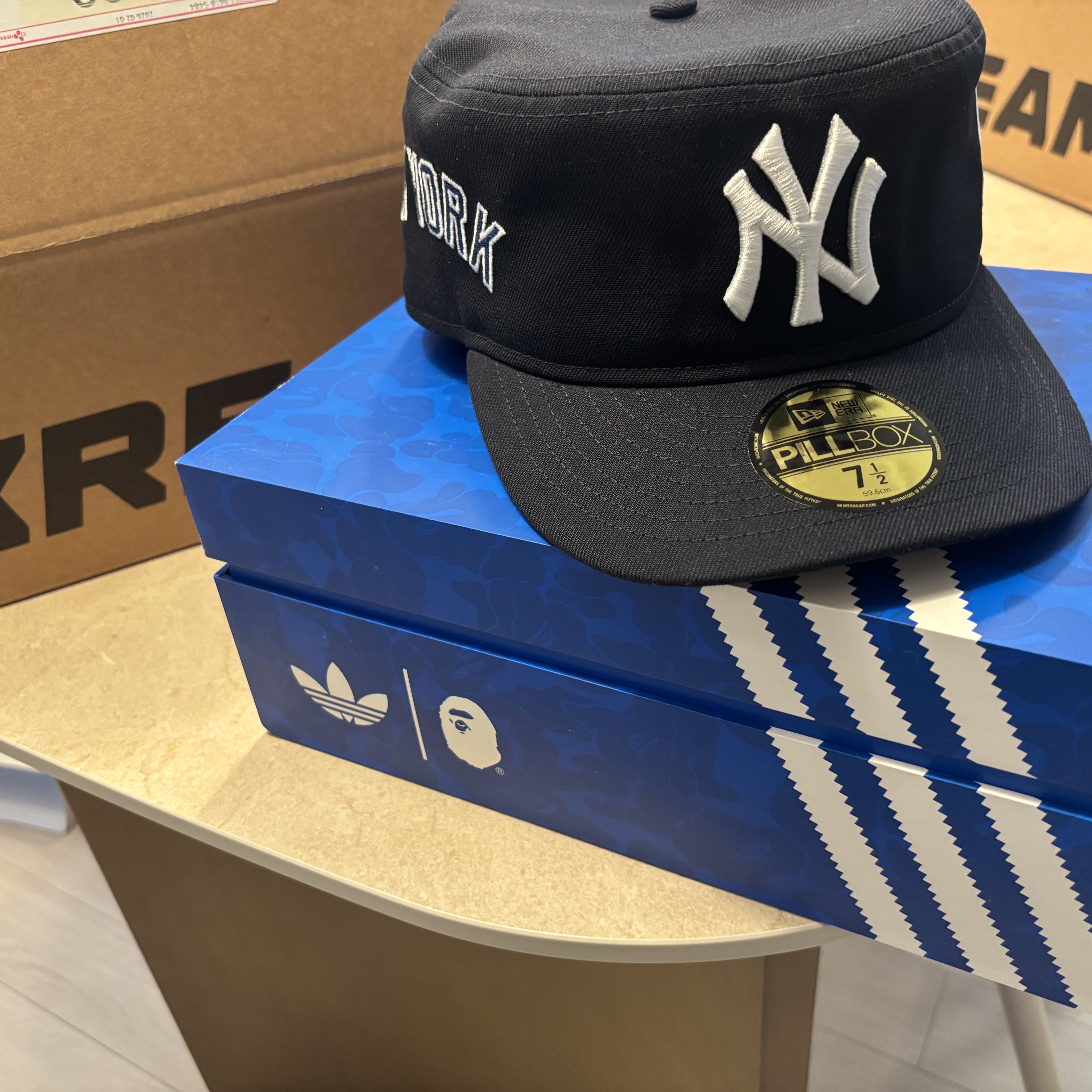 New Era MLB New York Yankees Pillbox Series Ball Cap Navy 착용 스타일 - 1