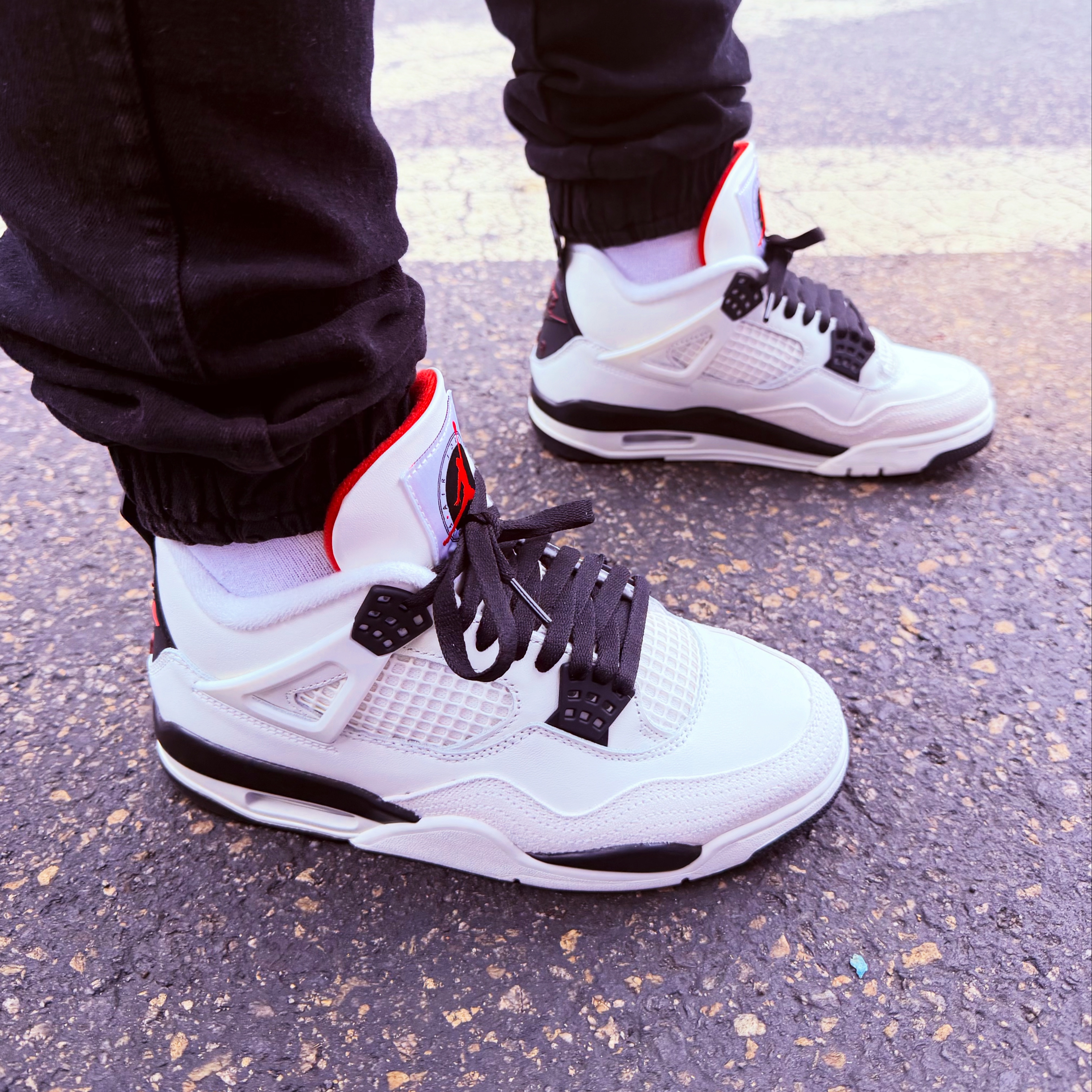 Jordan 4 Flight Club Sail and Black 착용 스타일