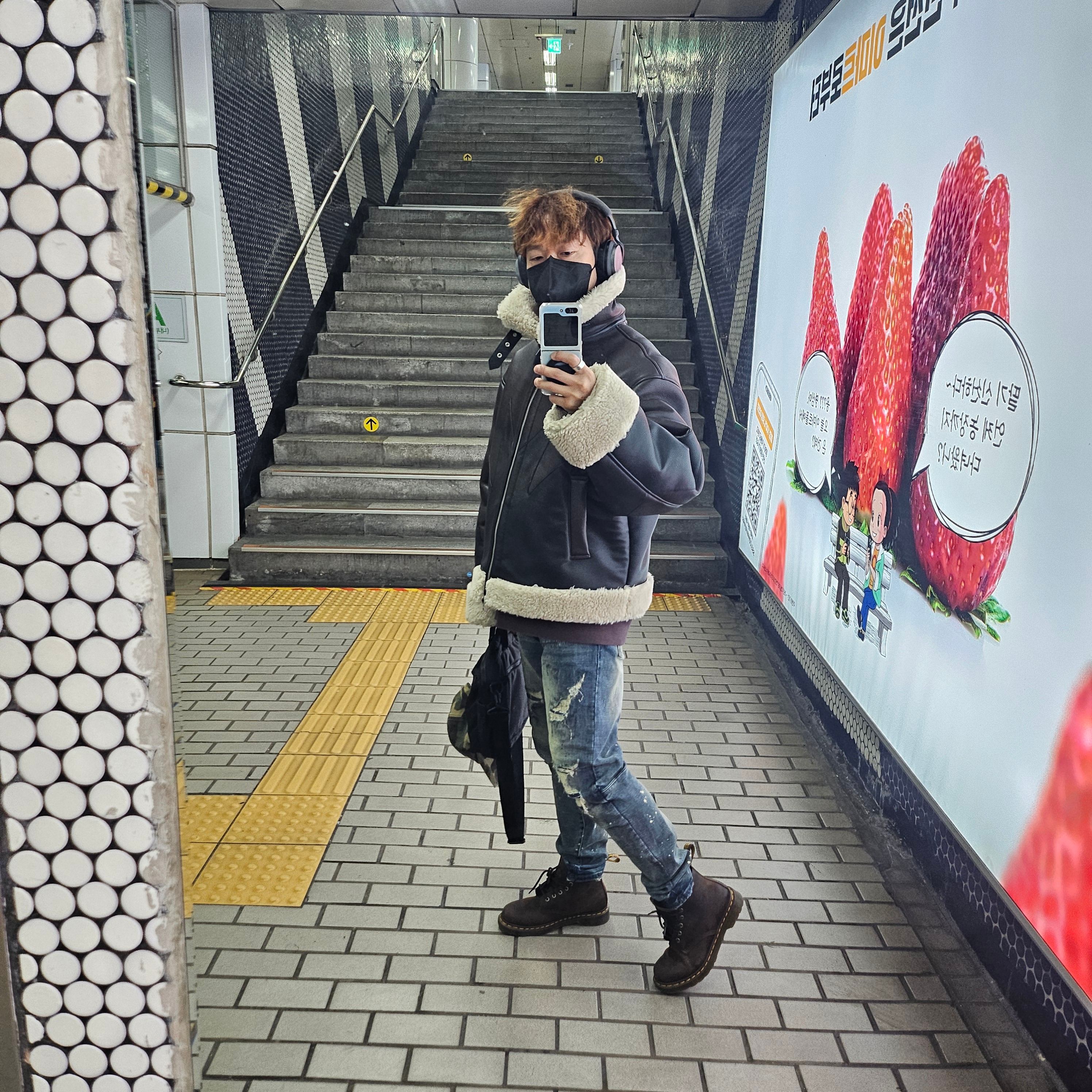 Dr. Martens 1460 Crazy Horse Brown, Gucci Ghost Ring Silver 9mm 착용 스타일 - 2
