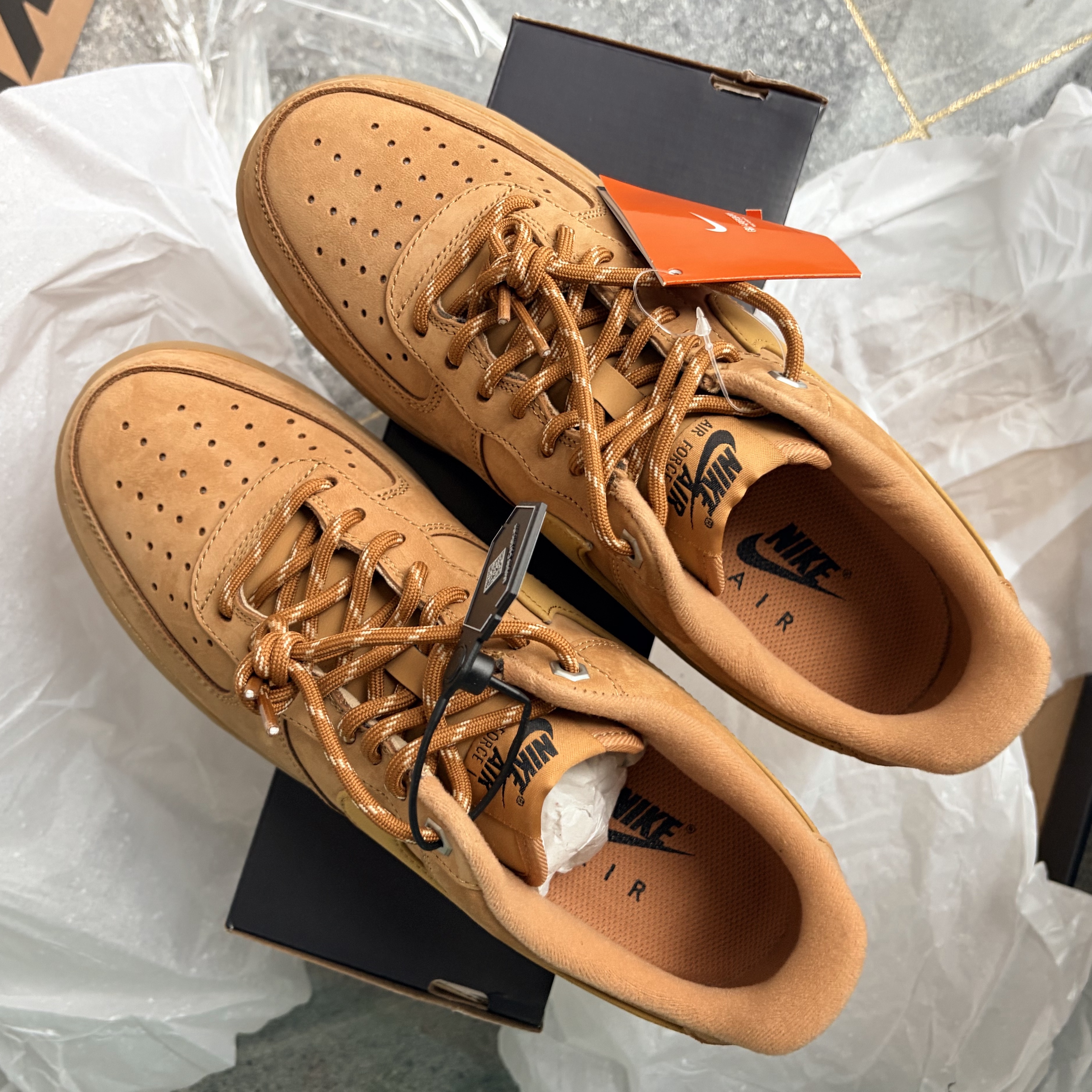 (W) Nike Air Force 1 '07 WB Flax Wheat 착용 스타일 - 1