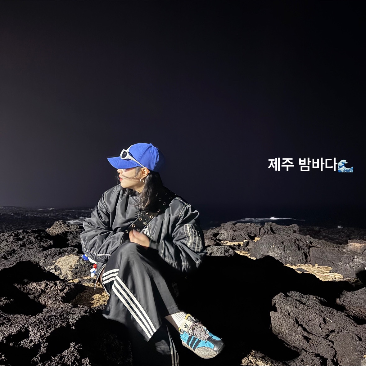 Adidas x Song for the Mute Country OG Active Teal Core Black, Stussy Built Reversible Bomber Jacket Black 착용 스타일