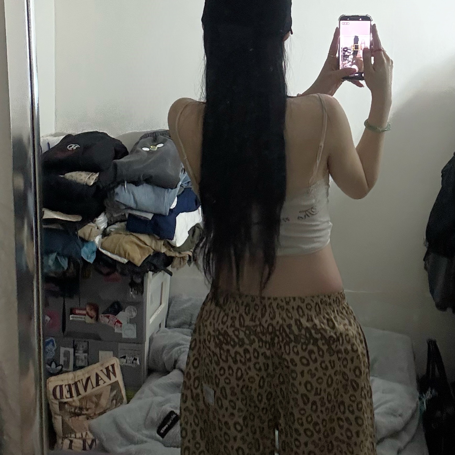 Spao x Sanrio Characters Hello Kitty Leopard Pajama Pants Brown 착용 스타일 - 1