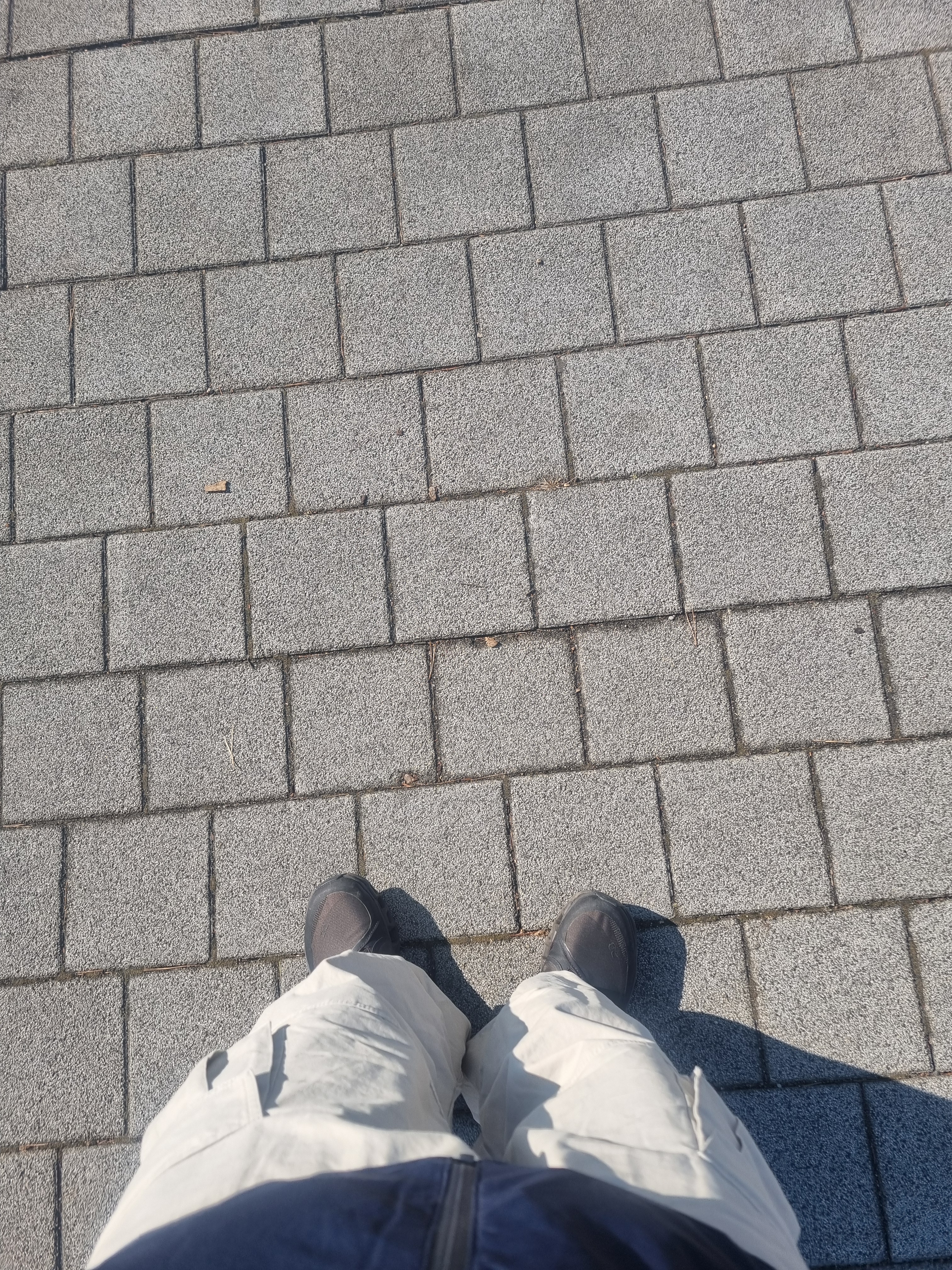 On Running x Post Archive Faction (Paf) Cloudmonster 2 Thorn Brown, Uniqlo U Drawstring Shoulder Bag Black 착용 스타일