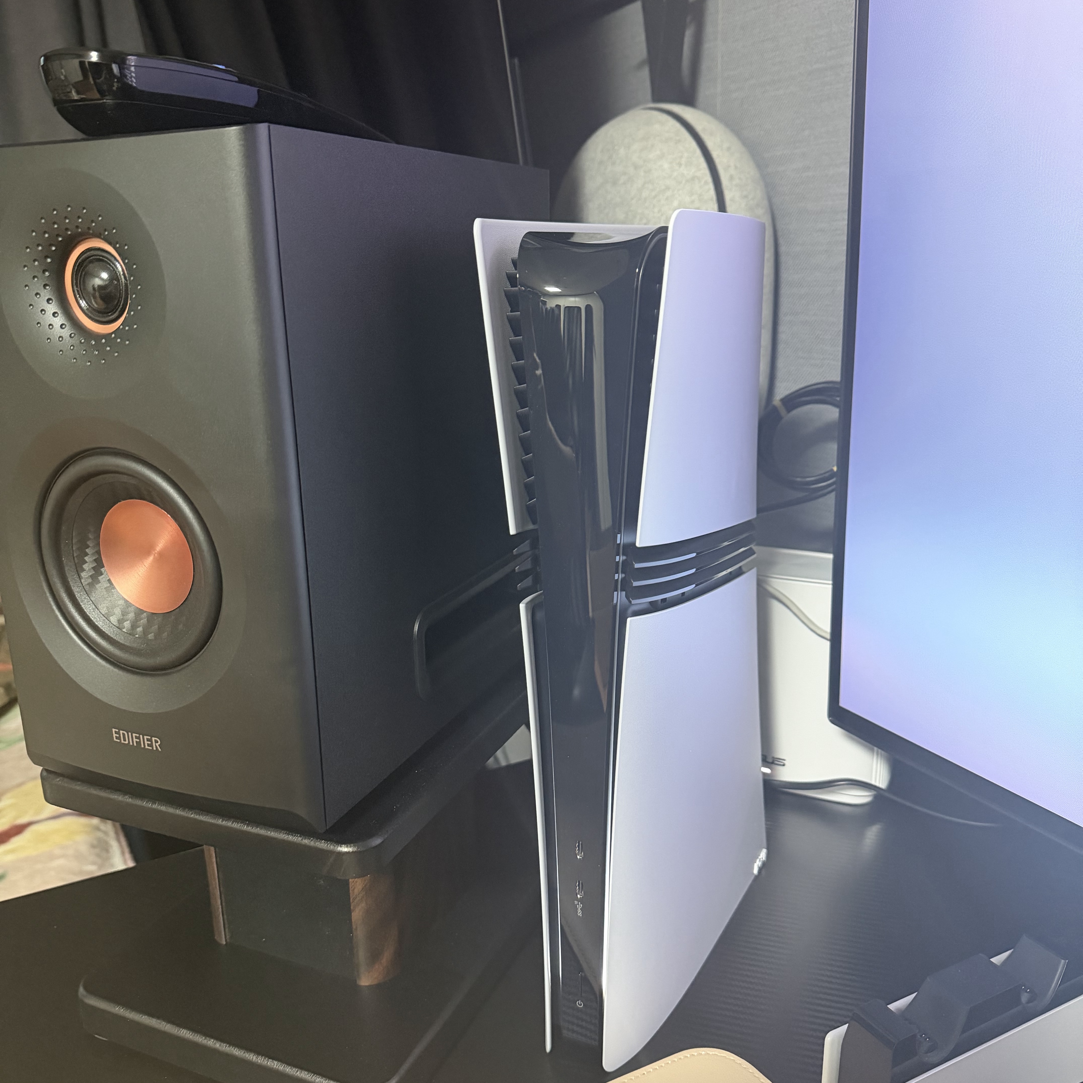 [7% 적립] PlayStation 5 Pro - 2TB 착용 스타일