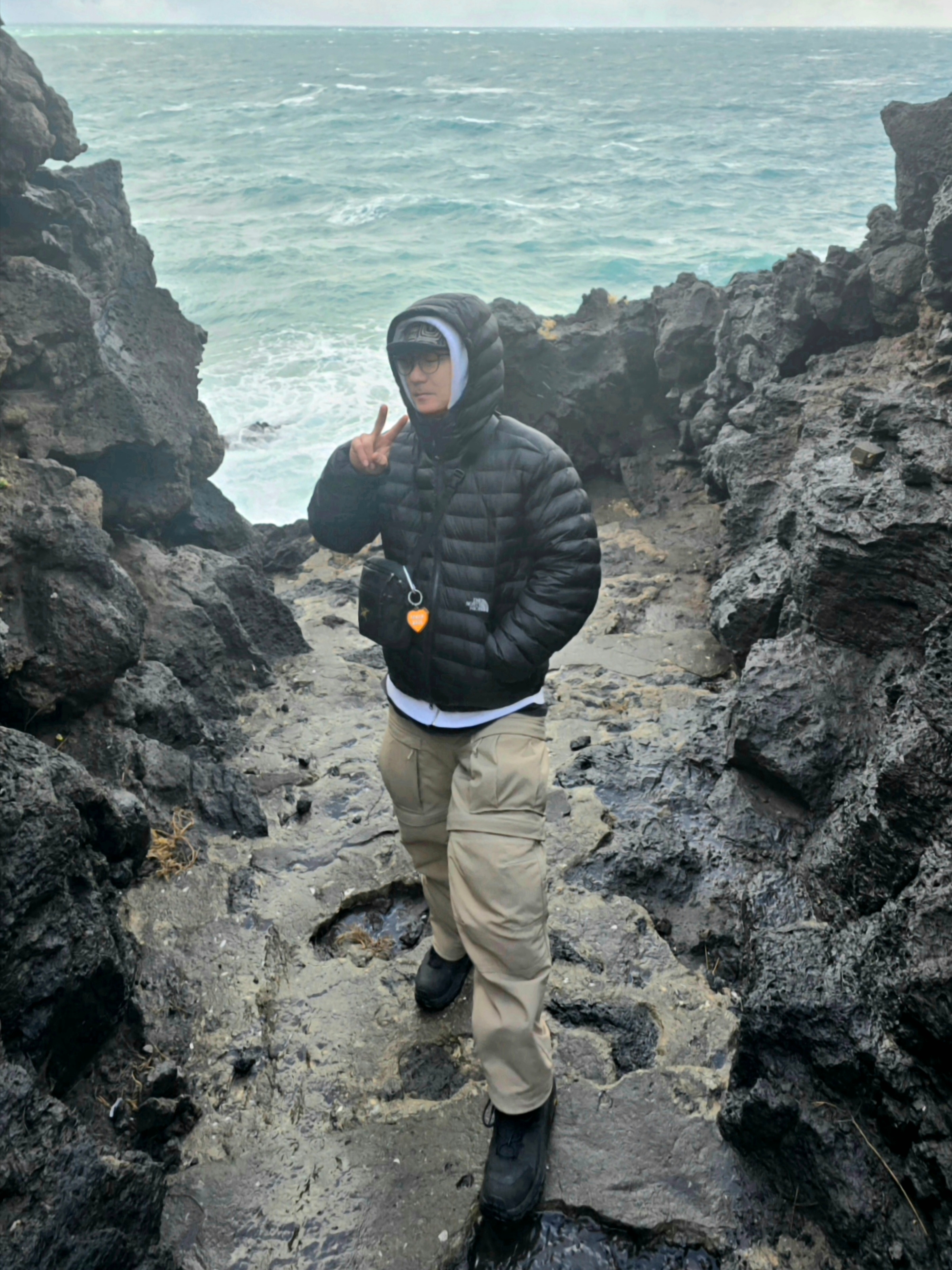 The North Face Ventus On Jacket Black, Stussy Basic Stussy Zip Hoodie Ash Heather 착용 스타일 - 1