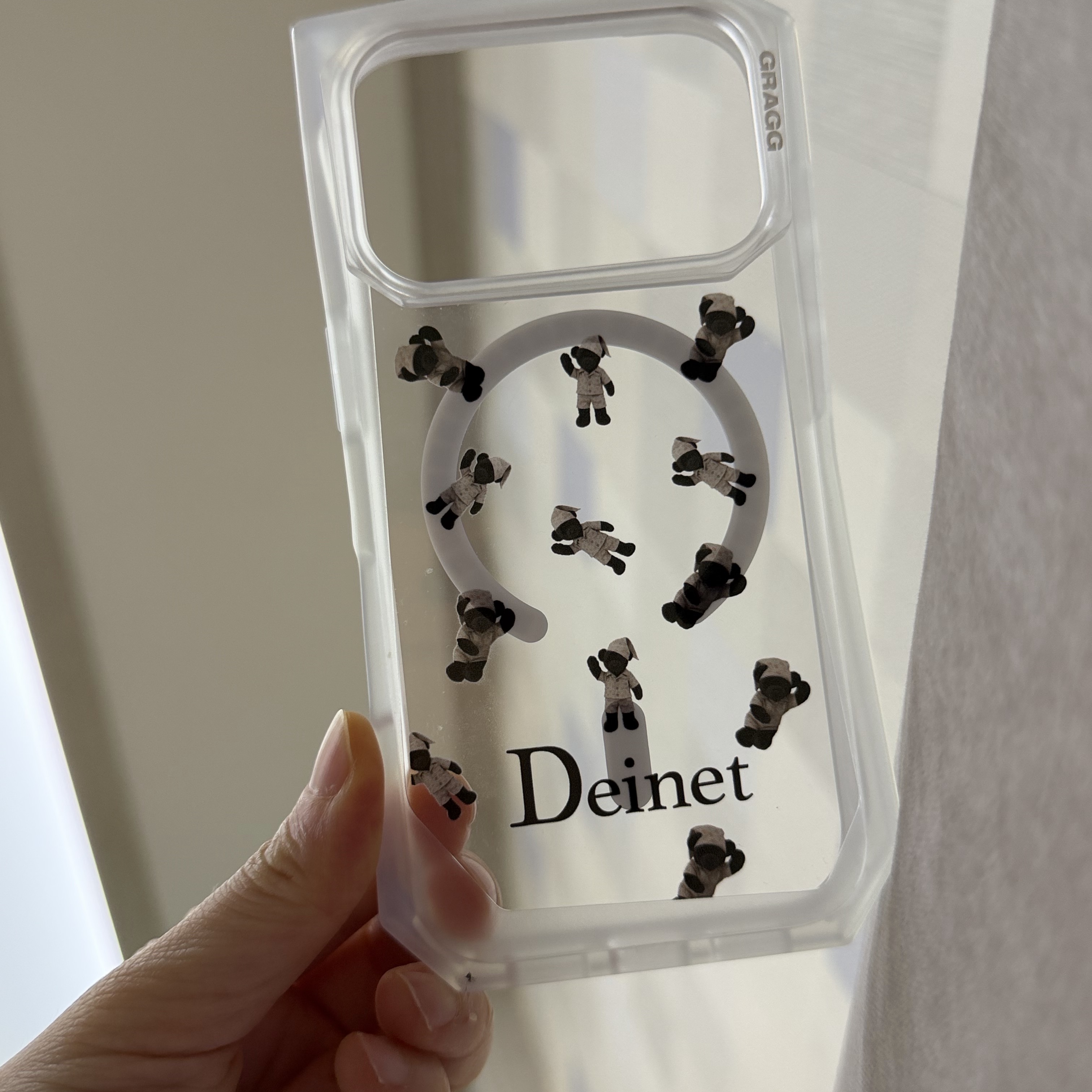 Gragg X Deinet Magsafe Landing Corner Case Clear - Night Bear In 착용 스타일