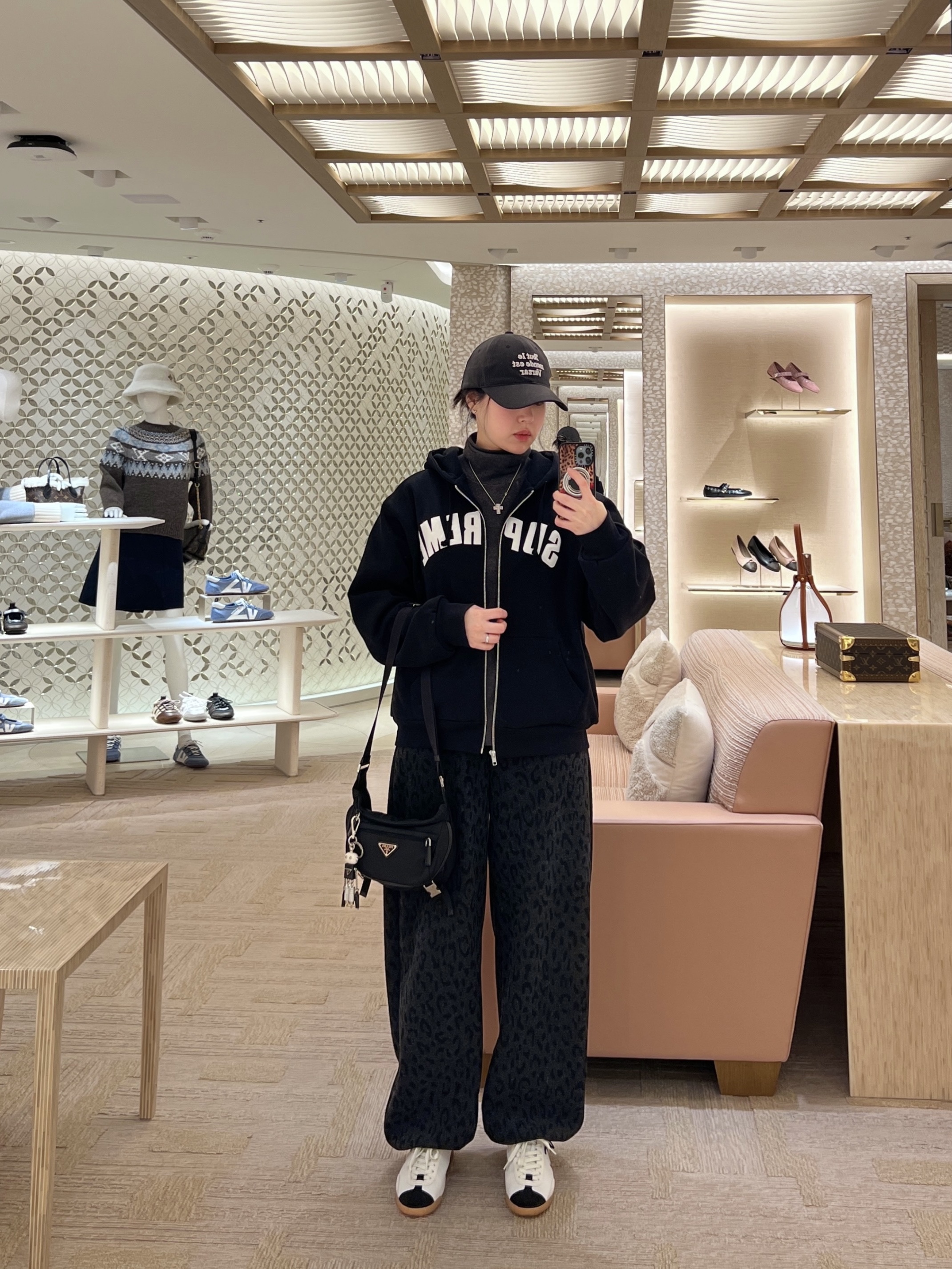 Supreme Arc Thermal Lined Zip Up Hooded Sweatshirt Black - 24FW, (W) Chanel Sneakers Calfskin & Embossed Suede Calfskin White Black 착용 스타일 - 2