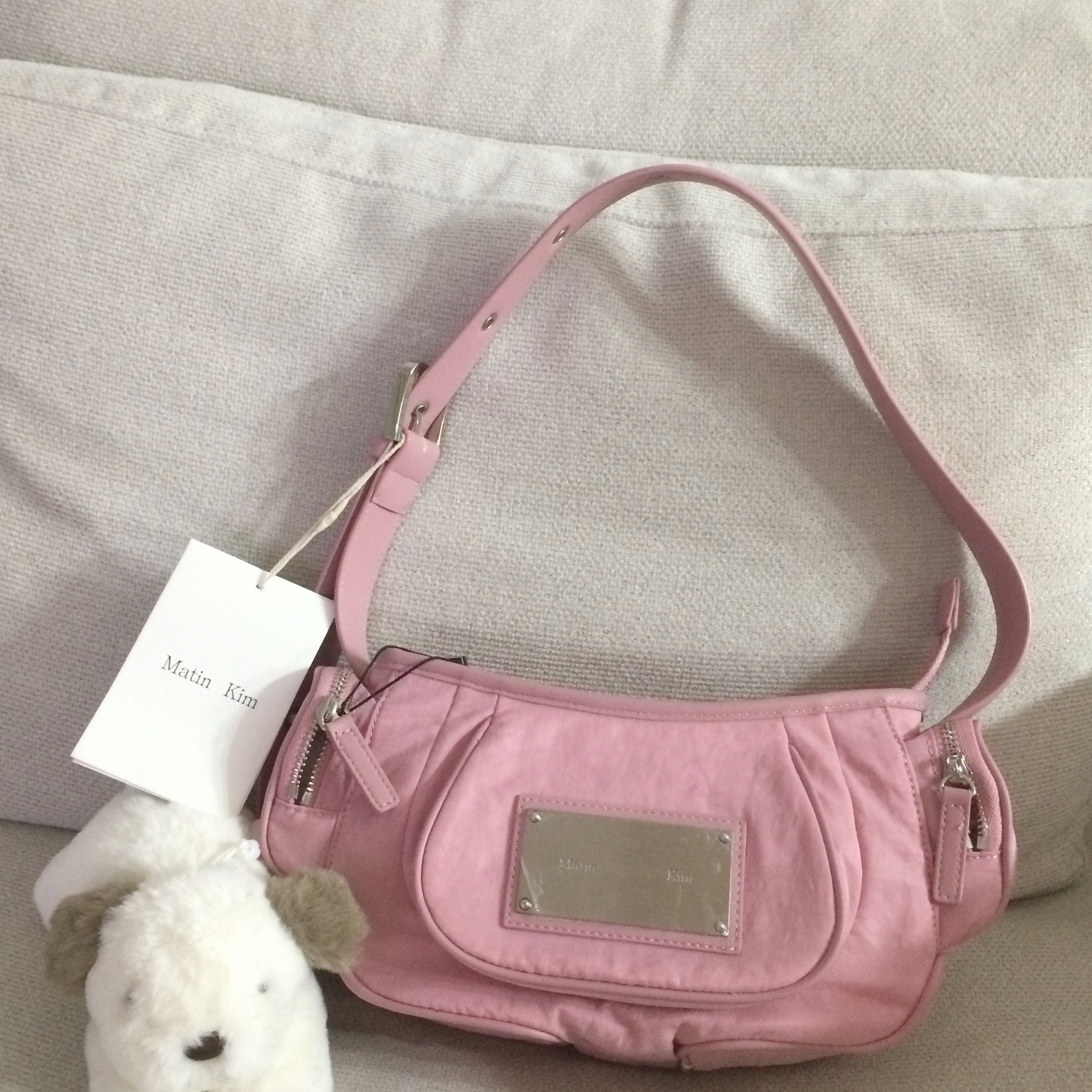 Matin Kim Madeleine Round Bag Pink 착용 스타일