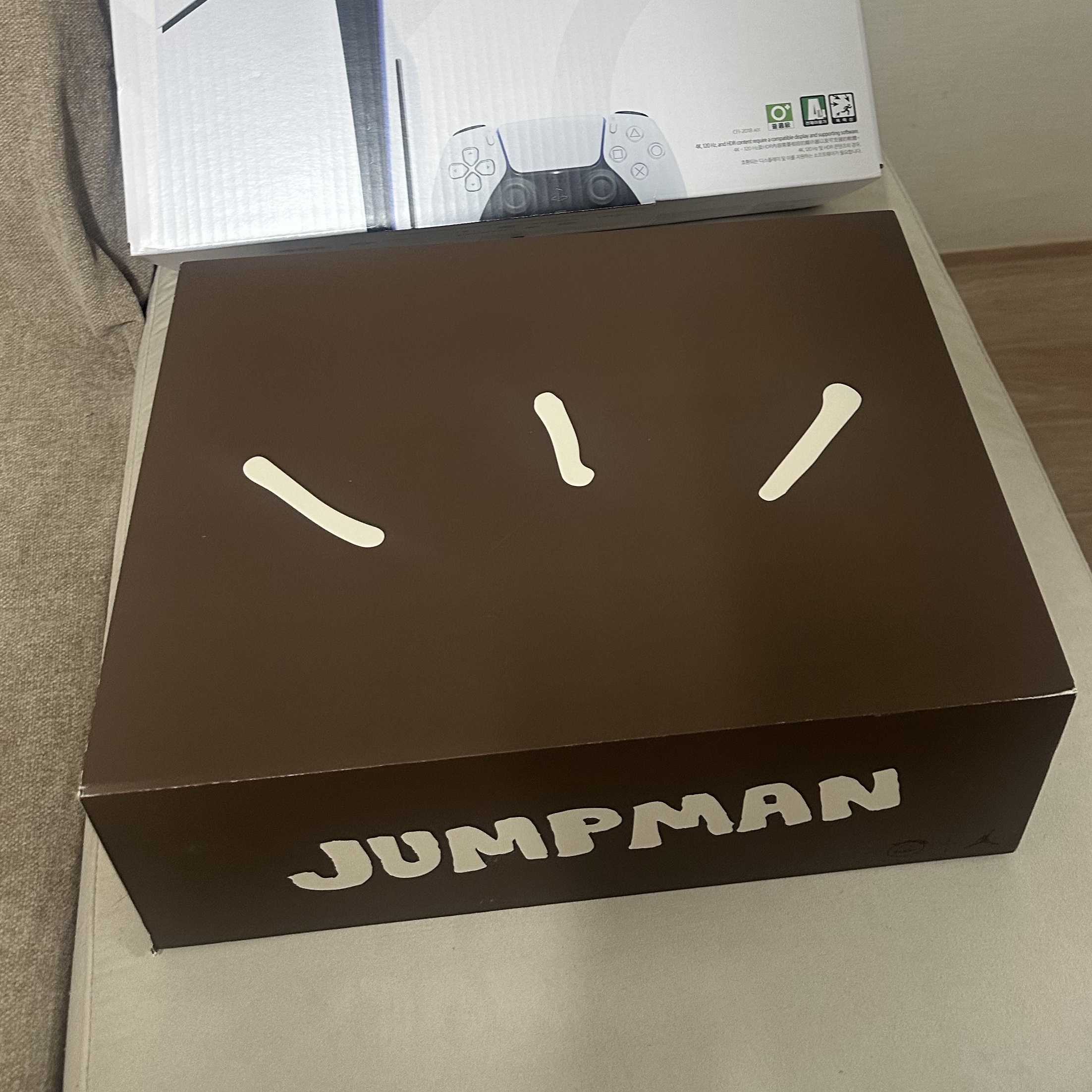 Jordan x Travis Scott Jumpman Jack TR Black and Dark Mocha 착용 스타일 - 1
