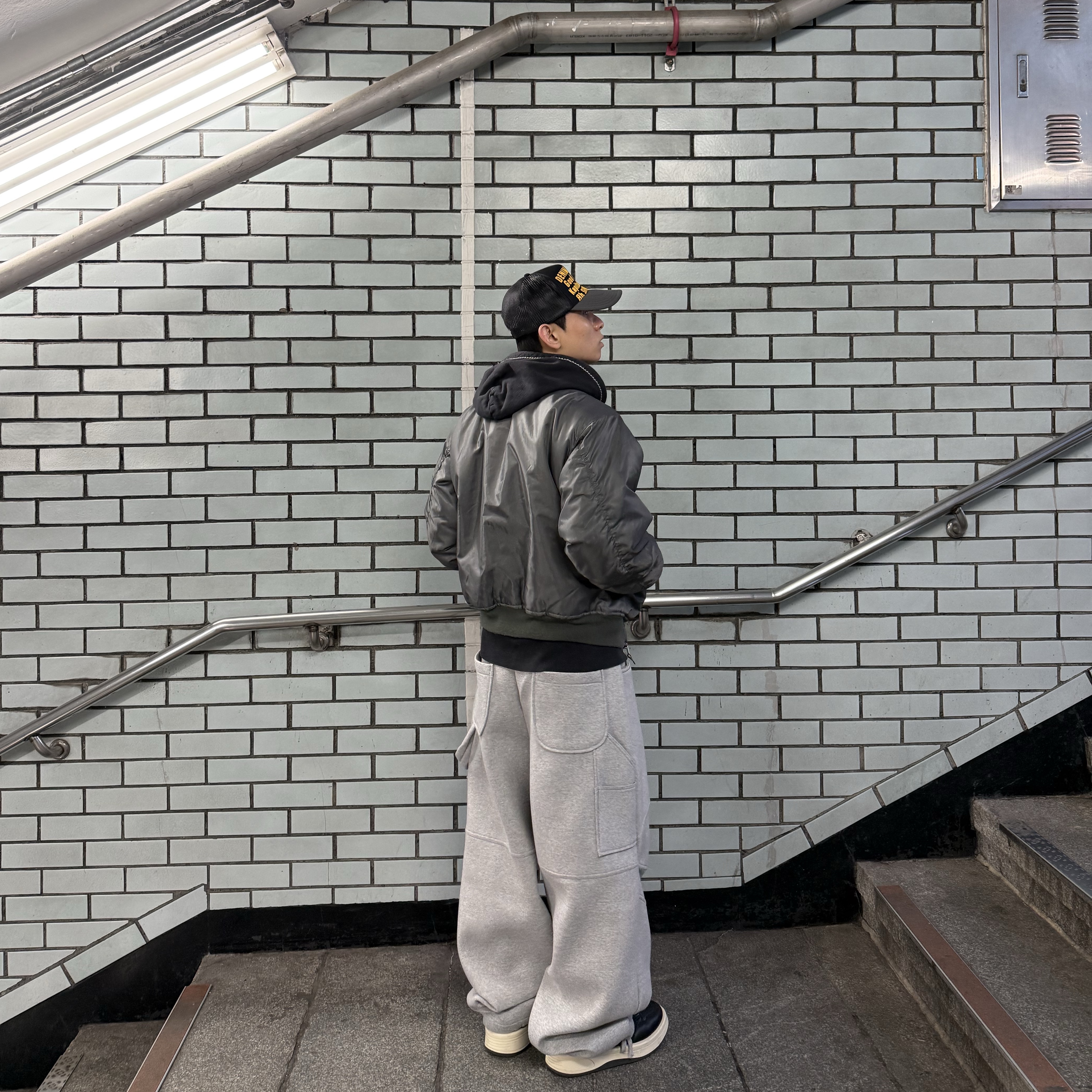 MJD 3D Knee Sweat Pants Melange Grey, Converse x Drkshdw Turbowpn Ox Black 착용 스타일 - 1