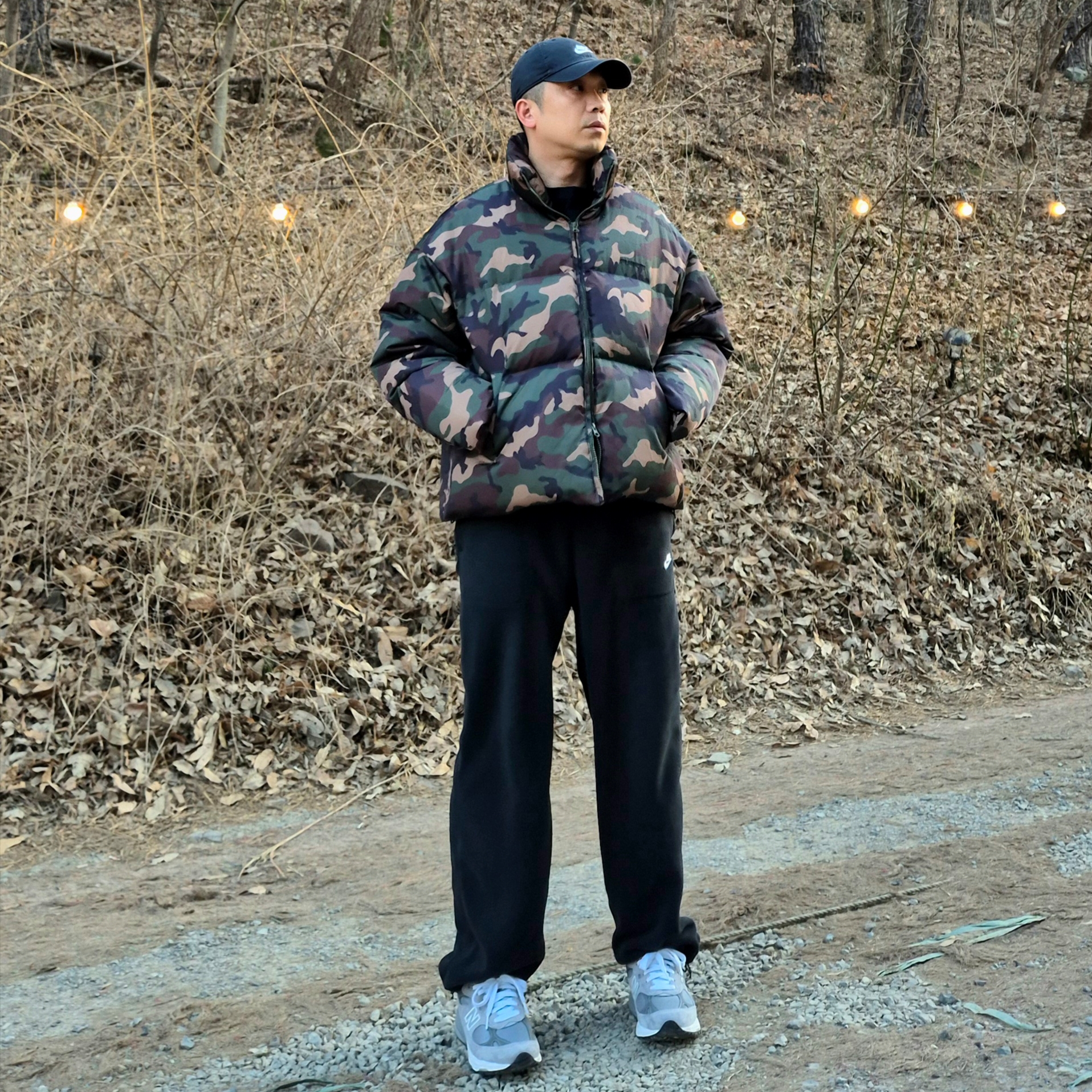 New Balance 993 Made in USA Grey - D Standard, Nike NSW Club Winterized Trousers Black White - Asia 착용 스타일 - 2