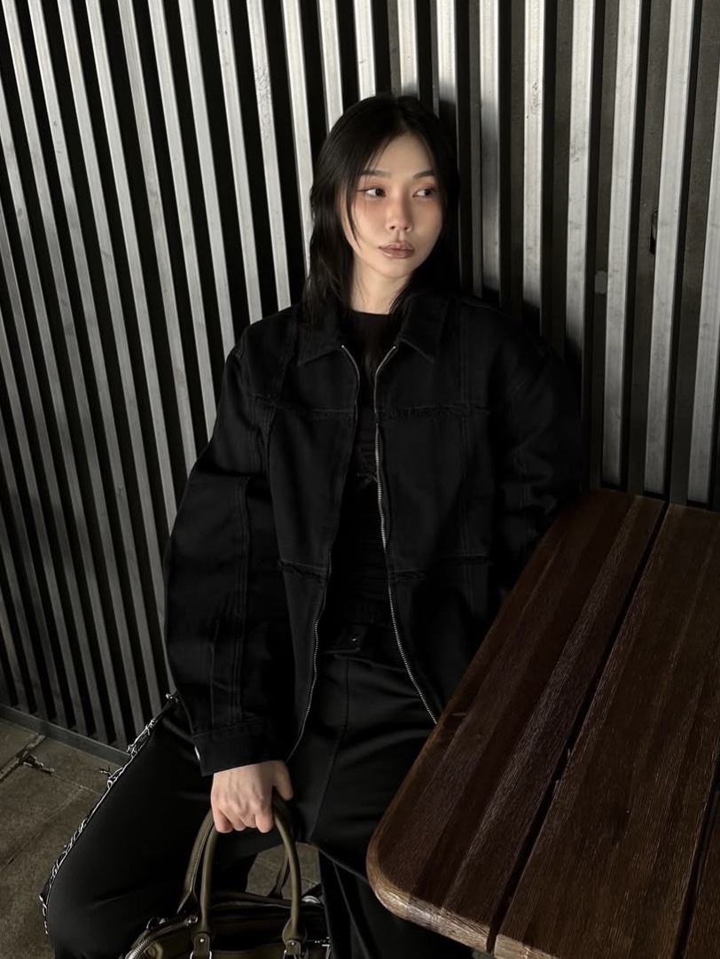 PHOS333 Incision Denim Jacket 착용 스타일 - 1